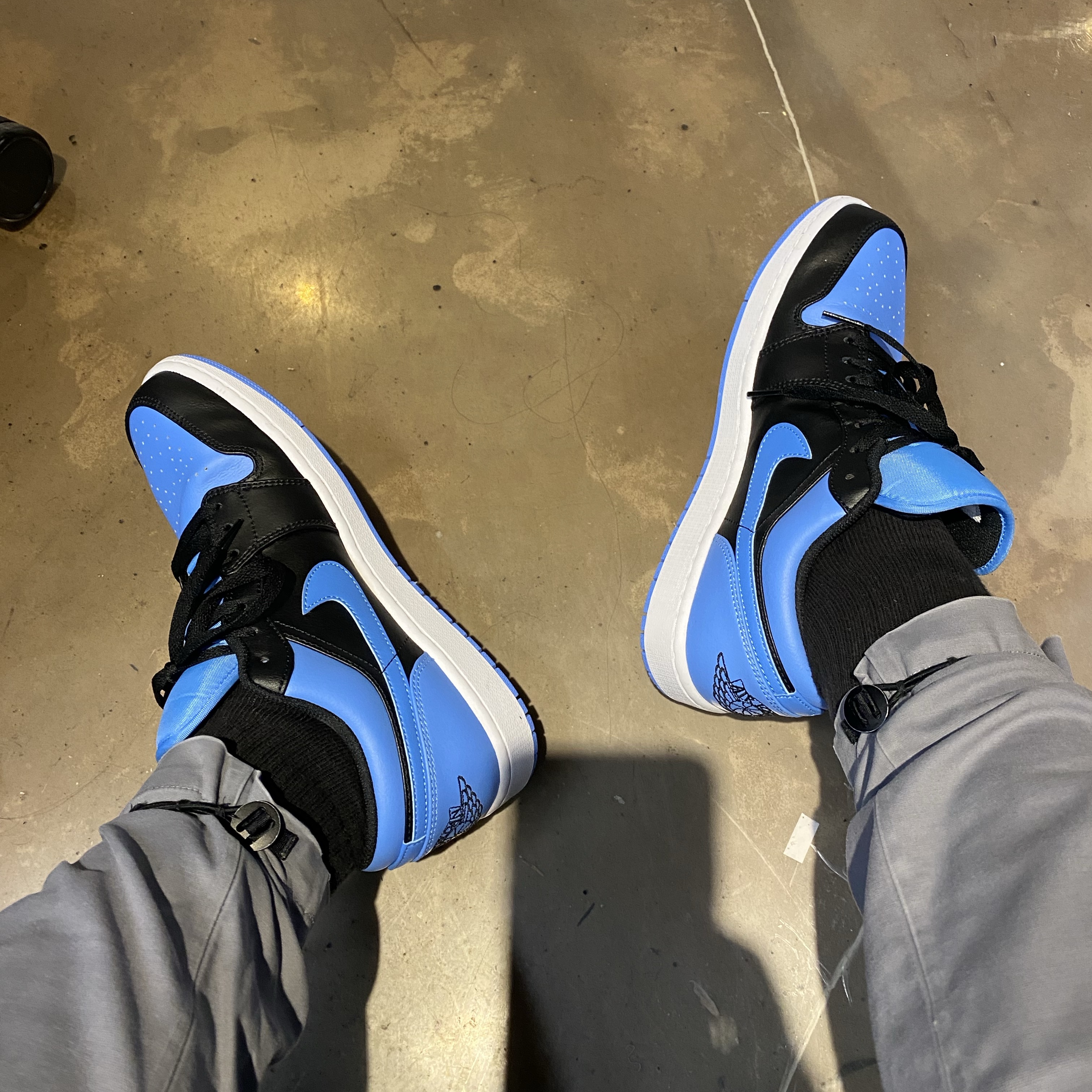 Jordan 1 Low Black University Blue 착용 스타일