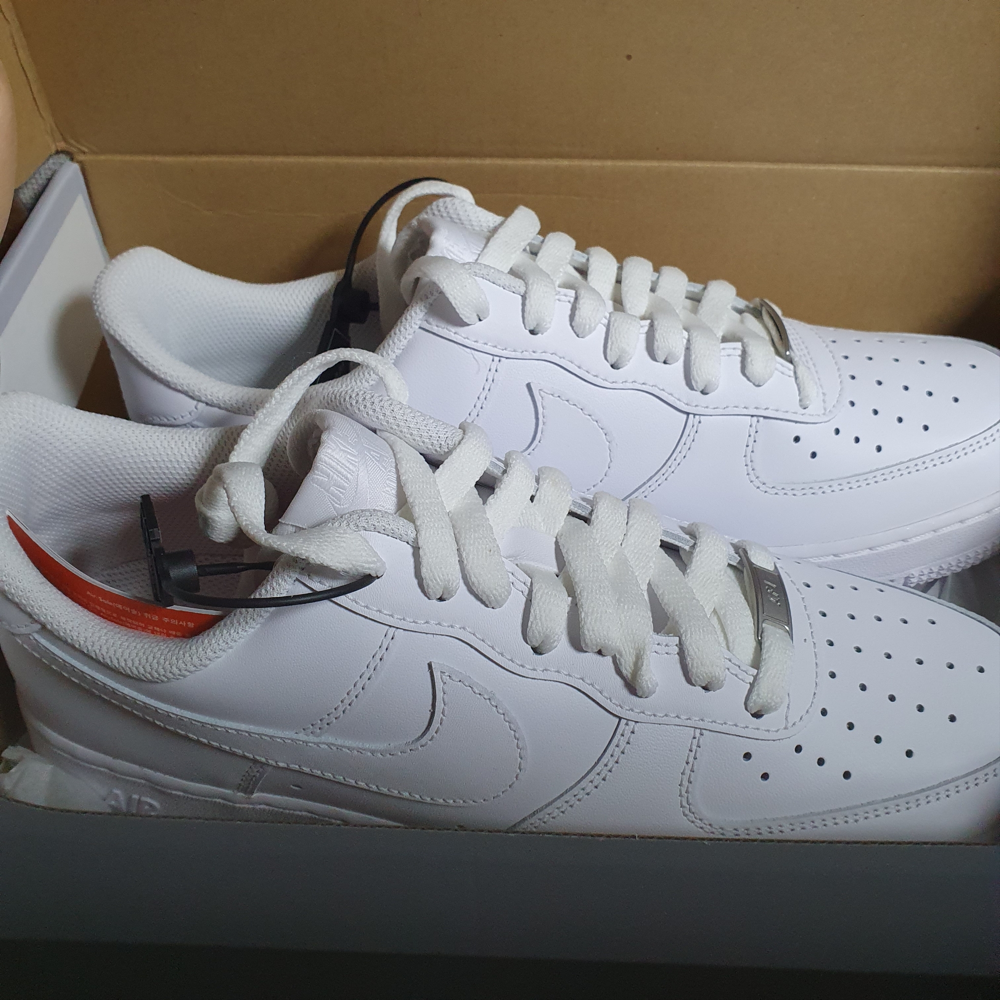 Nike Air Force 1 '07 Low White 착용 스타일