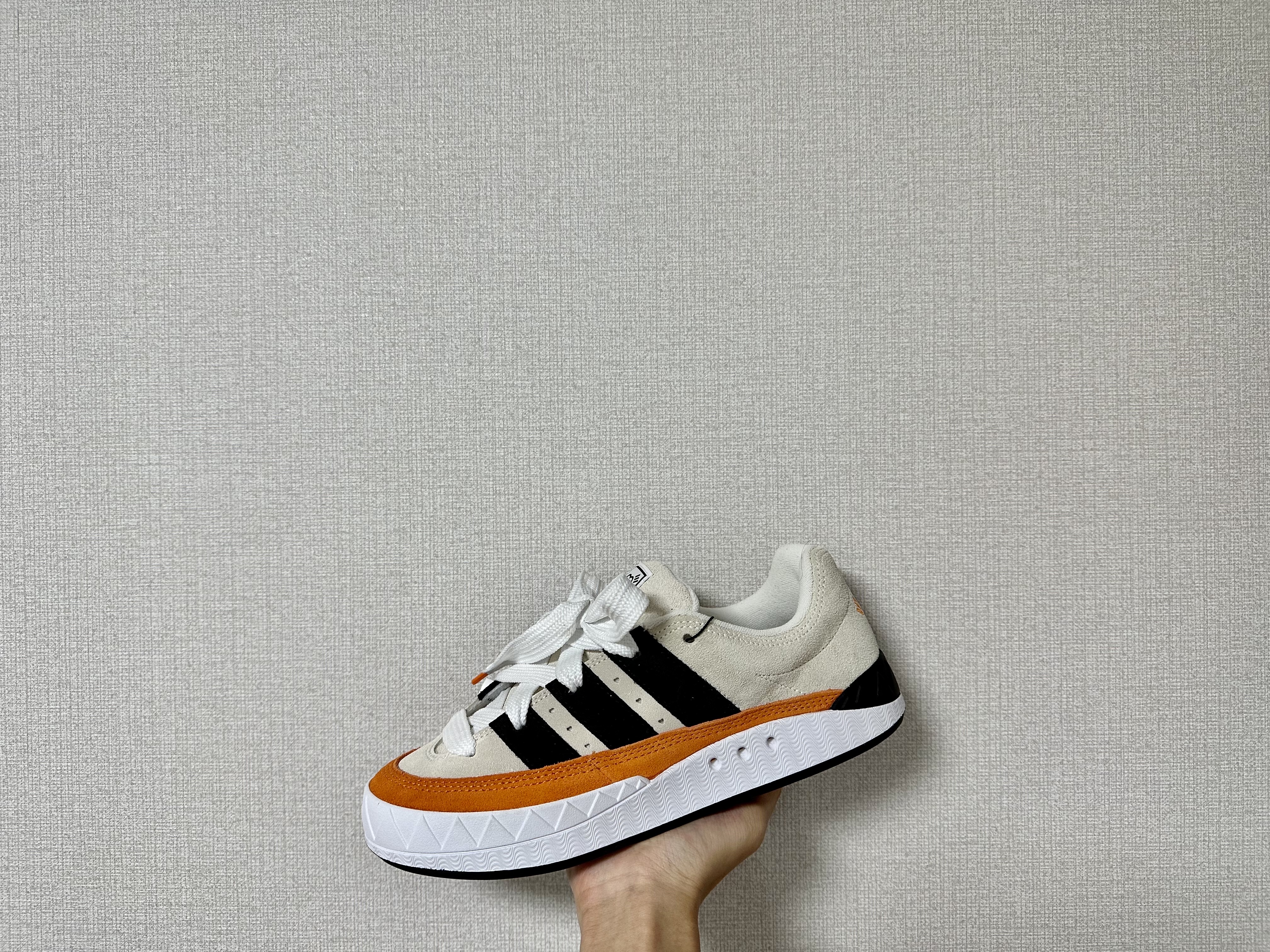 Adidas x Human Made Adimatic White 착용 스타일 - 2
