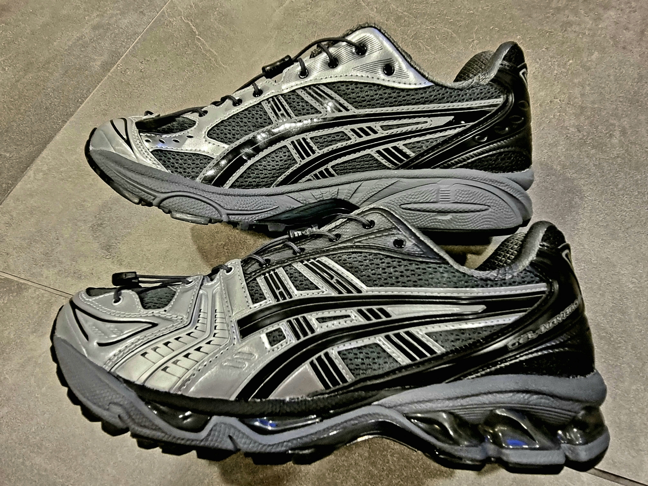 Asics x Unaffected Gel-Kayano 14 Silver Moon 착용 스타일 - 3