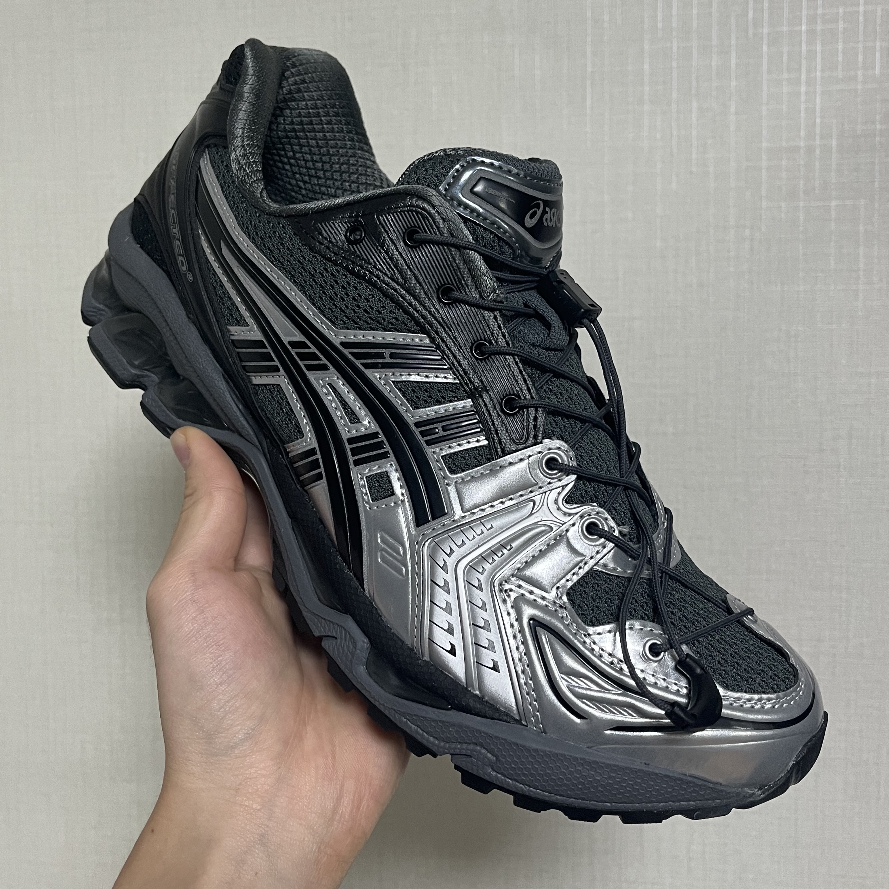 Asics x Unaffected Gel-Kayano 14 Silver Moon 착용 스타일 - 2