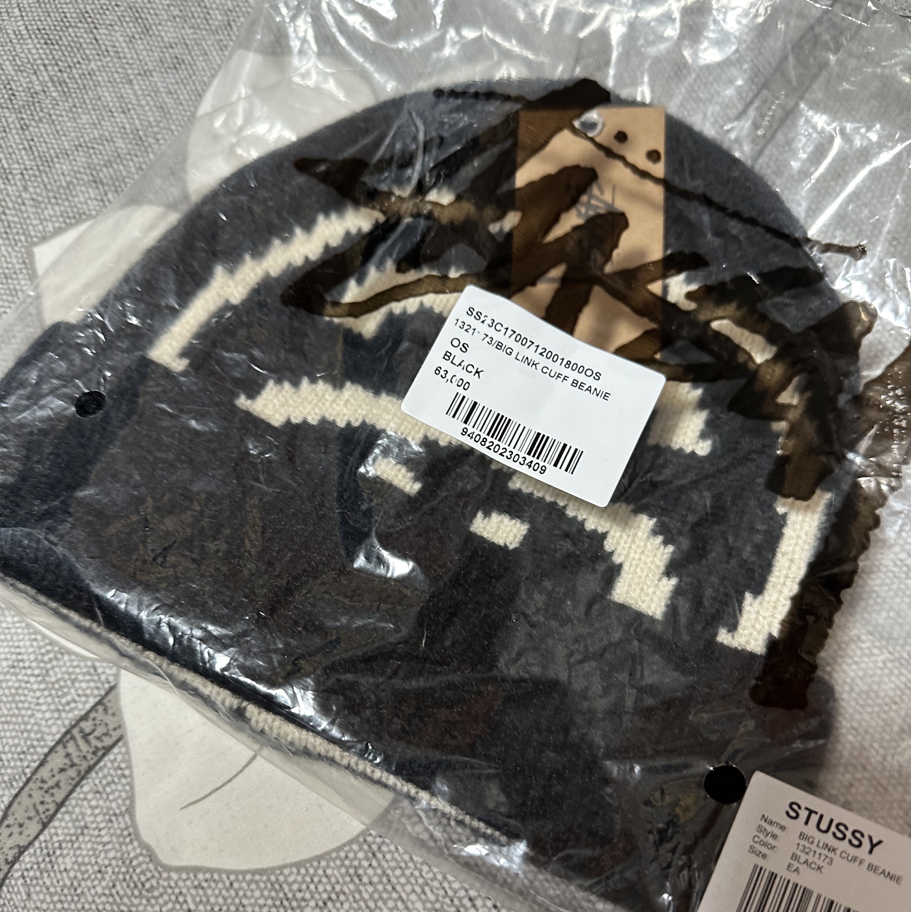 Stussy Big Link Cuff Beanie Black 착용 스타일