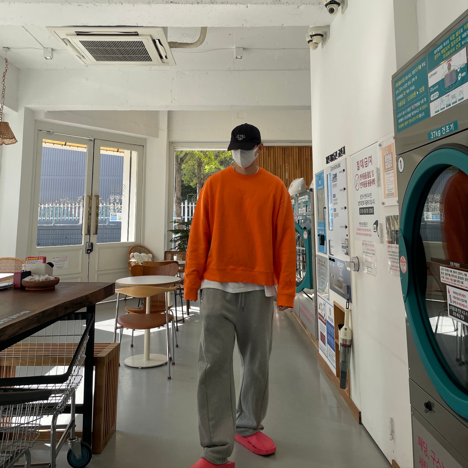 (W) Jordan Hex Mule Sea Coral 착용 스타일
