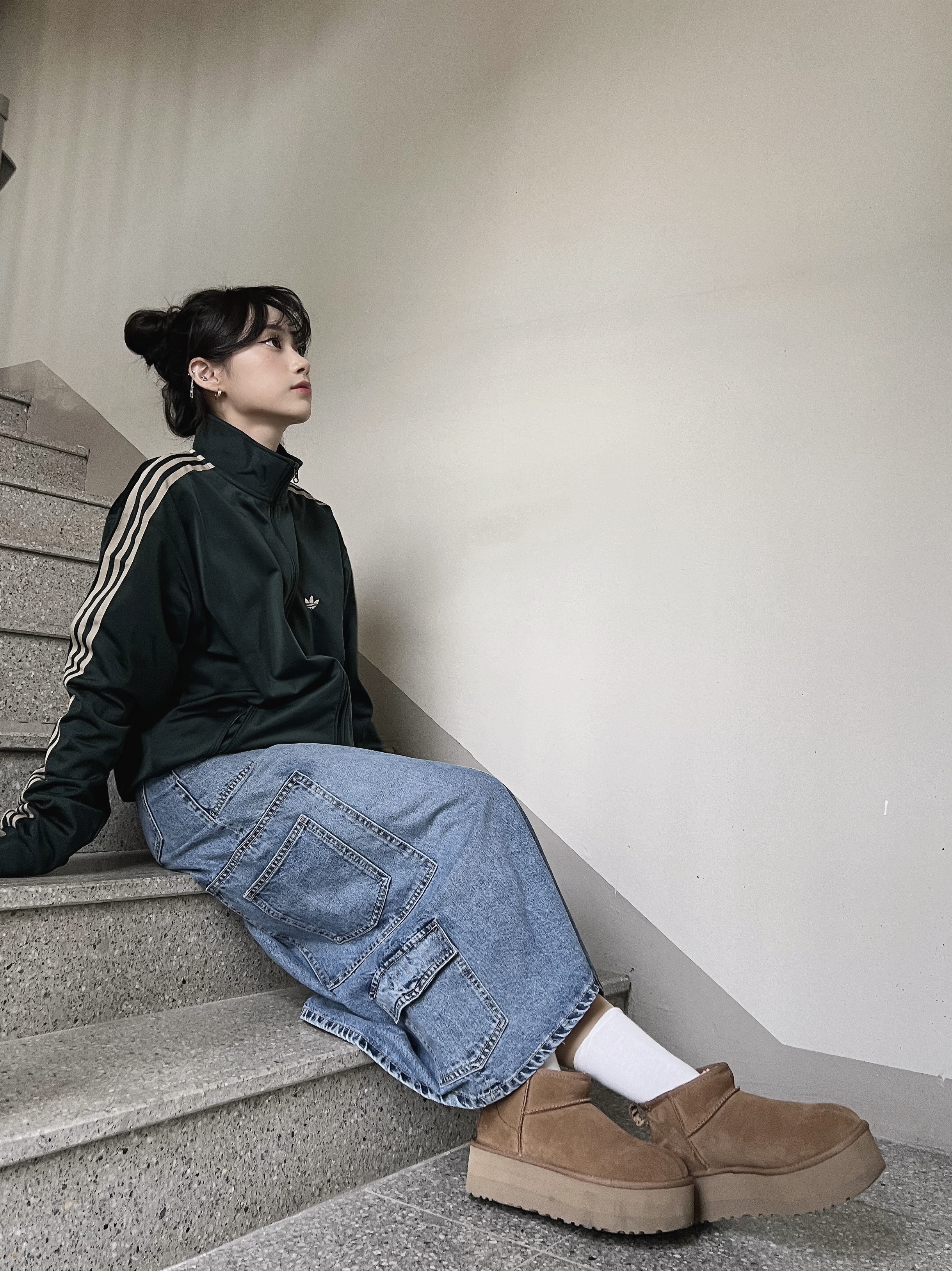 (W) UGG Classic Ultra Mini Platform Boots Chestnut, Adidas Originals Beckenbauer Track Jacket Shadow Green - KR Sizing 착용 스타일 - 1