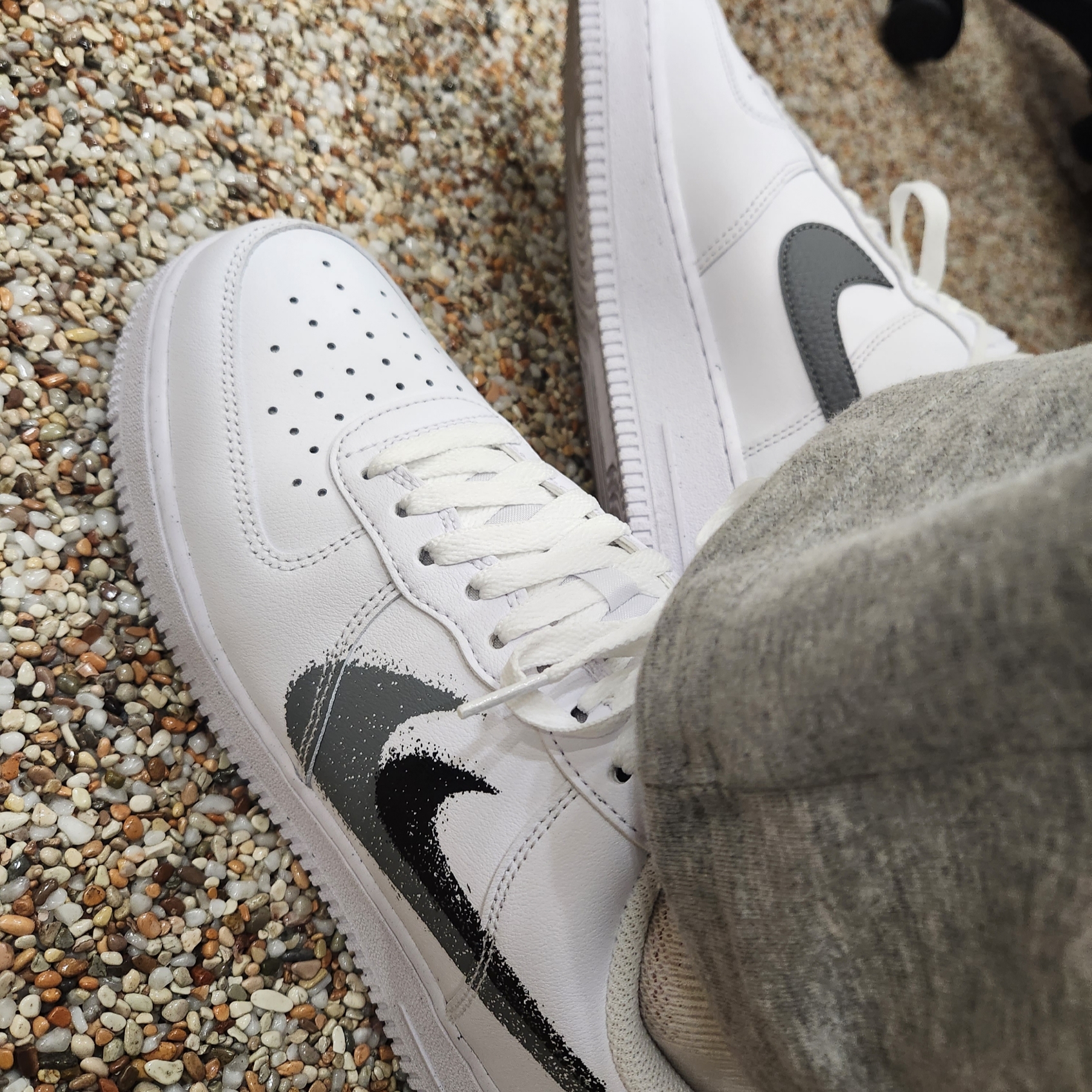 Nike Air Force 1 '07 Low White Cool Grey 착용 스타일