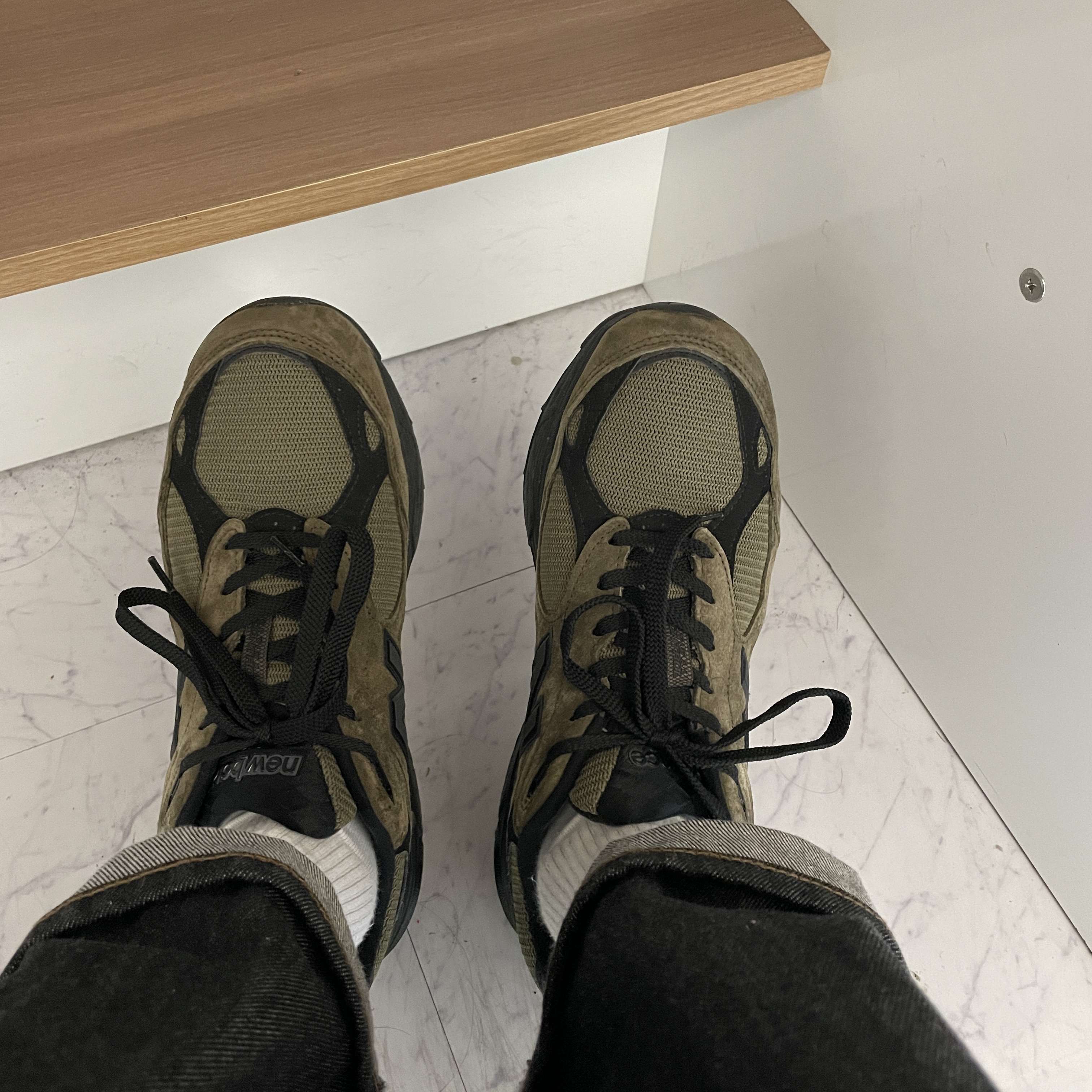 New Balance x JJJJound 990v3 Brown Black 착용 스타일