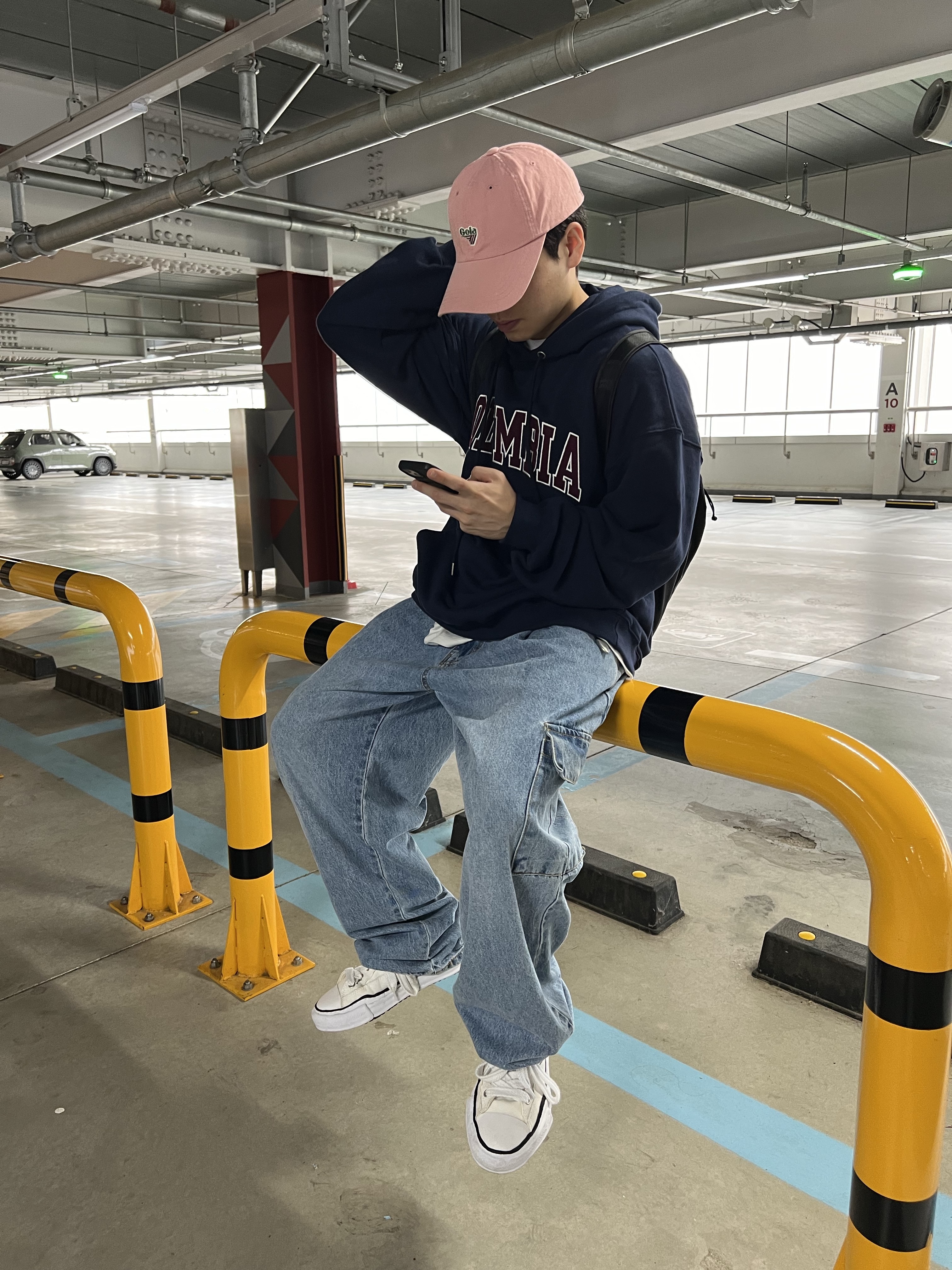 Maison Mihara Yasuhiro Peterson OG Sole Canvas Low Sneakers White 착용 스타일 - 5