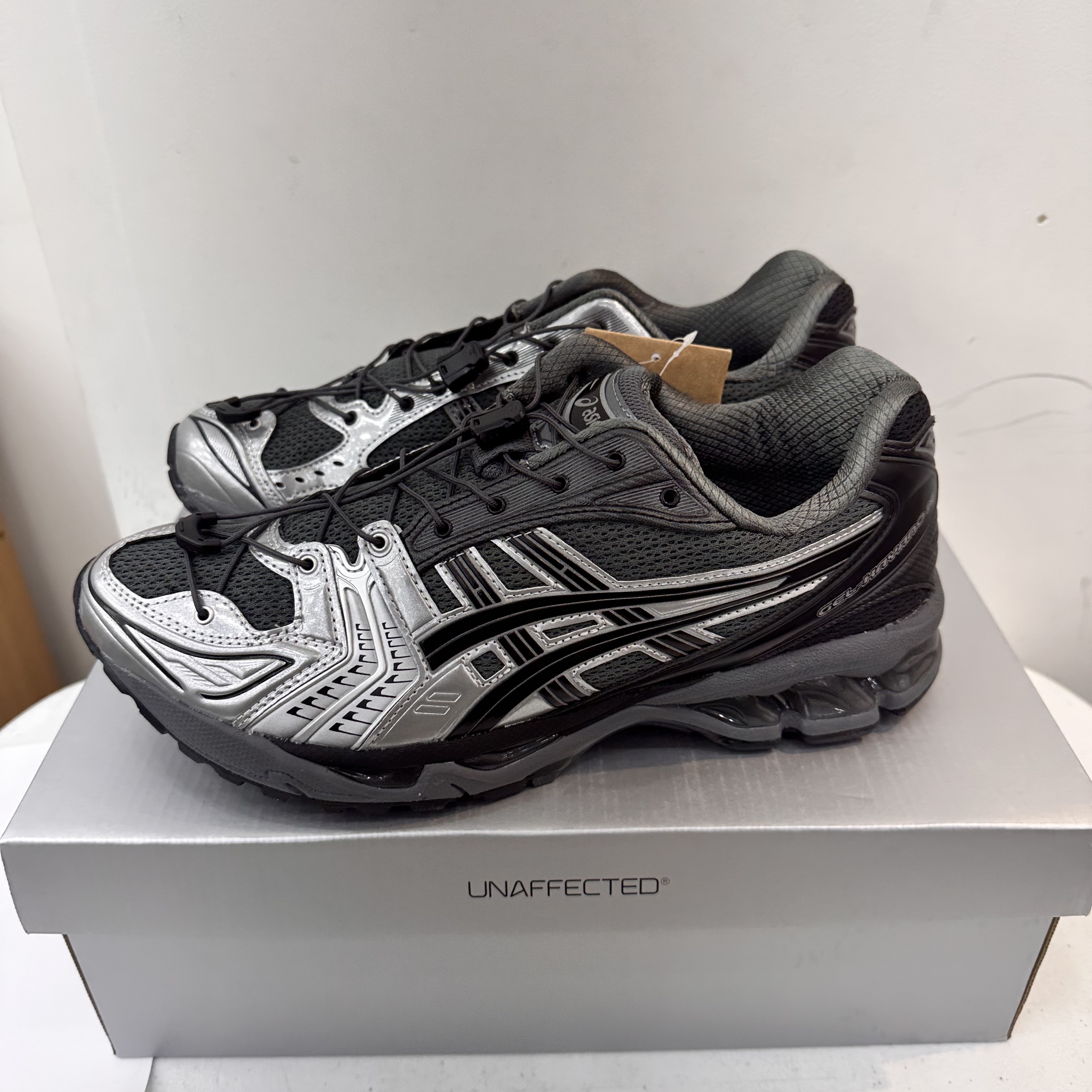 Asics x Unaffected Gel-Kayano 14 Silver Moon 착용 스타일