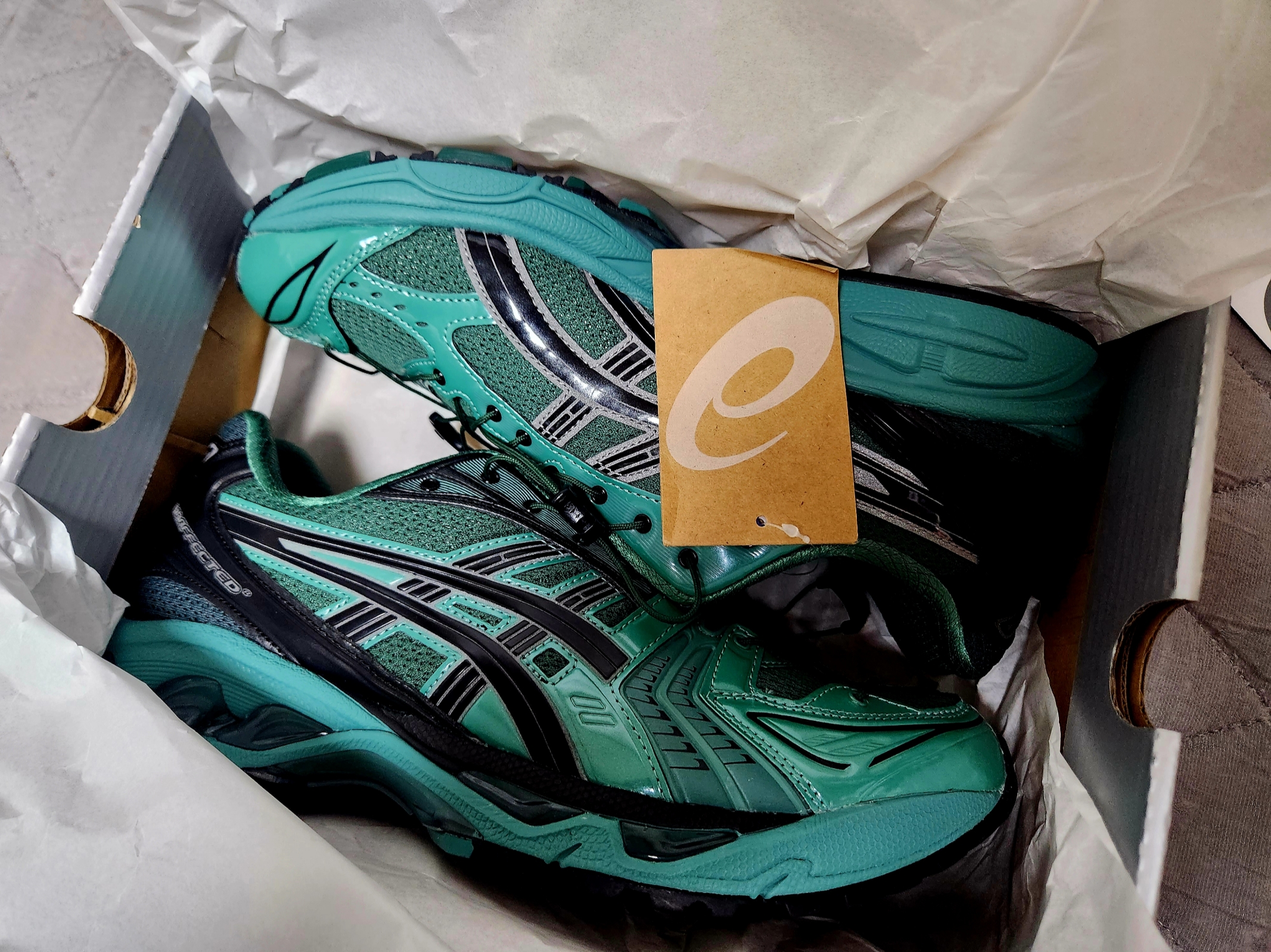 Asics x Unaffected Gel-Kayano 14 Uranus Green 착용 스타일