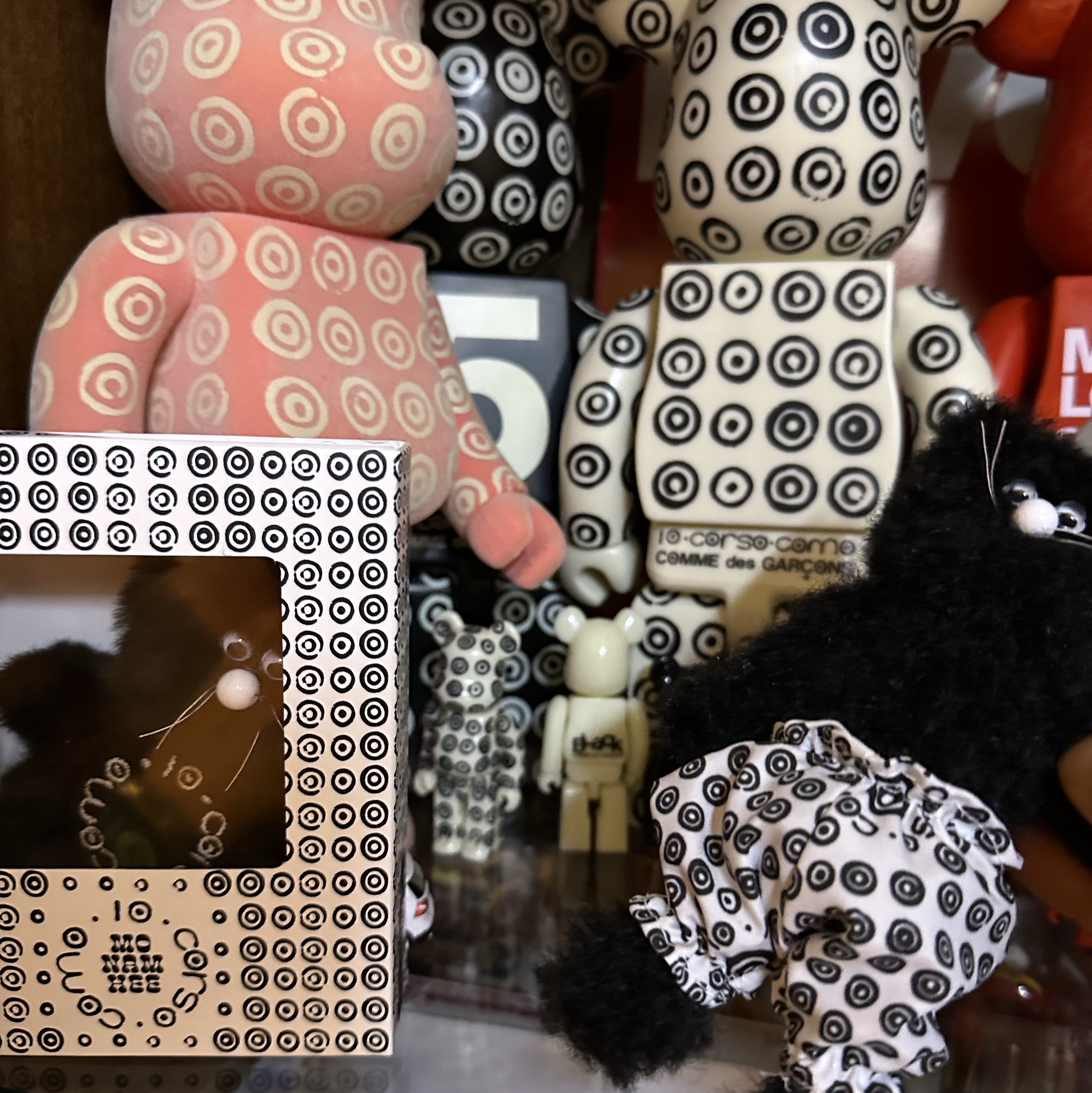 Monamhee x 10 Corso Como Bianco Phone Strap Black 착용 스타일 - 1