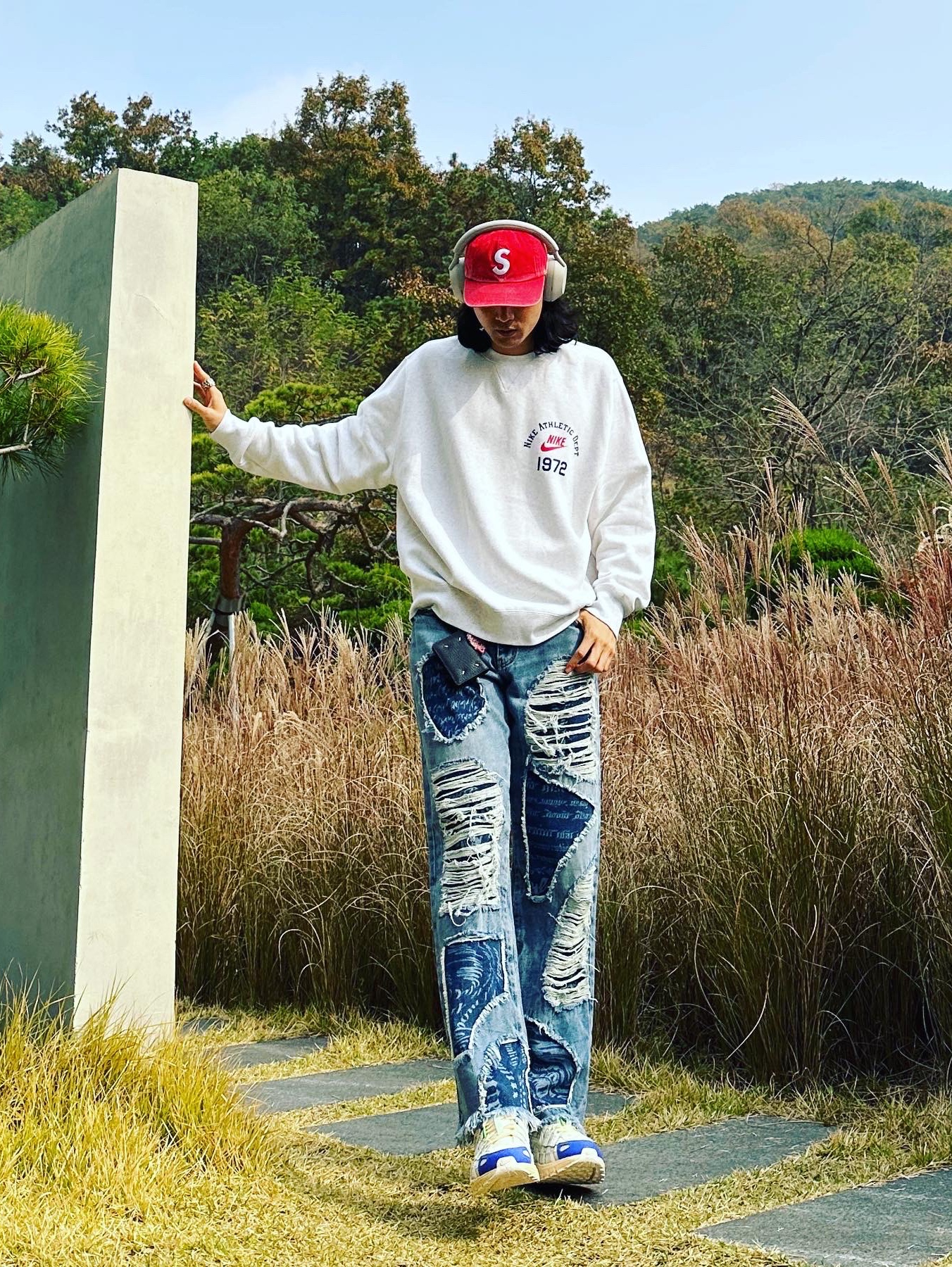Sony WH-1000XM5 Silver (Korean Ver.), Supreme Pigment Print S Logo 6-Panel Red - 23FW 착용 스타일 - 2