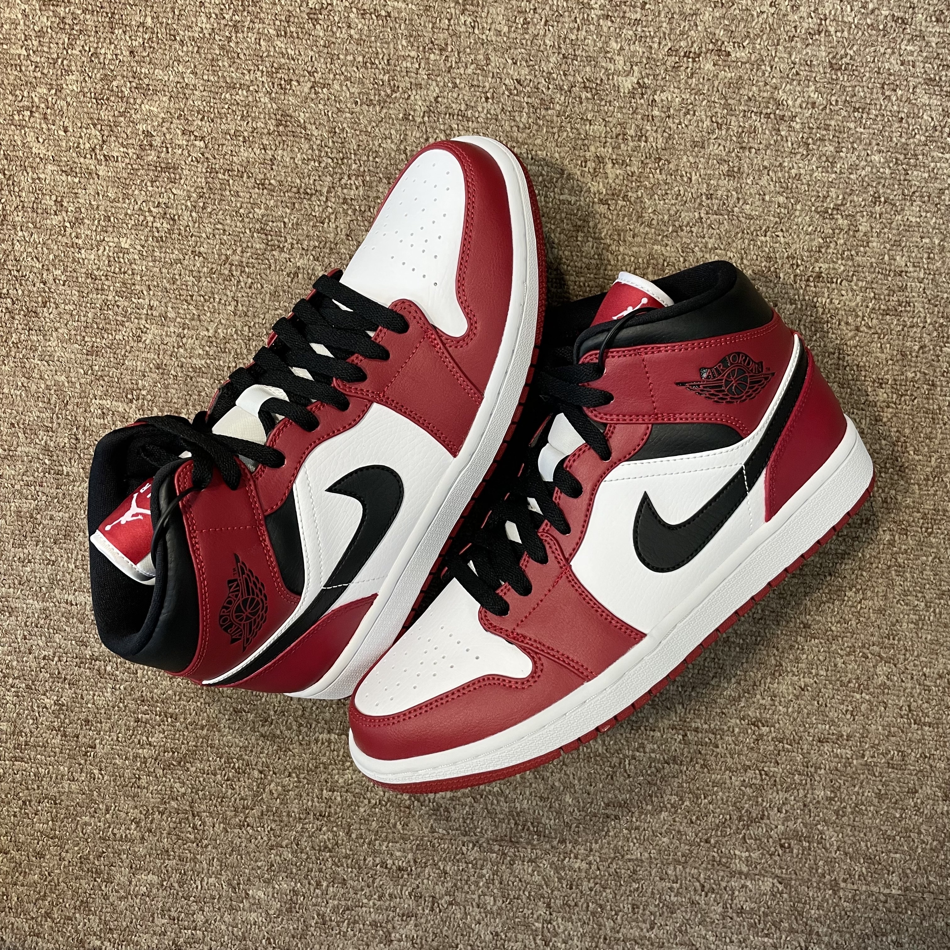 Jordan 1 Mid Chicago 2020 착용 스타일 - 2