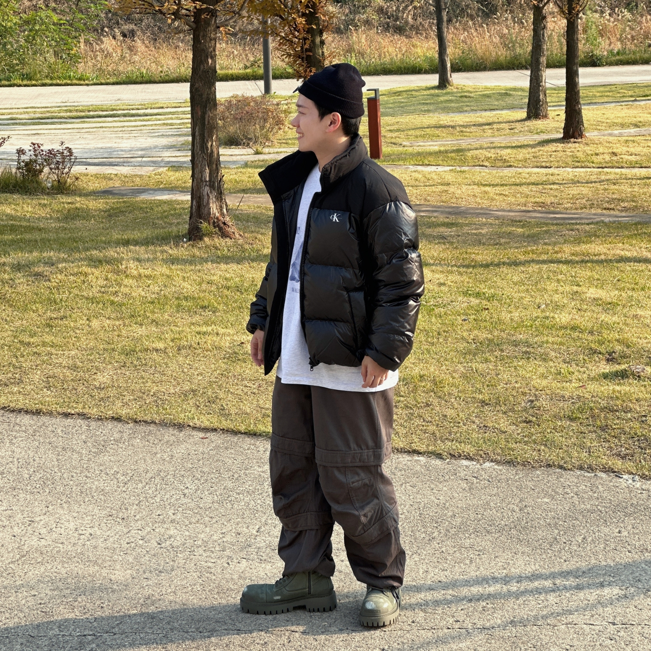 Farfromwhat Far Layered Work Pants Charcoal 착용 스타일 - 3