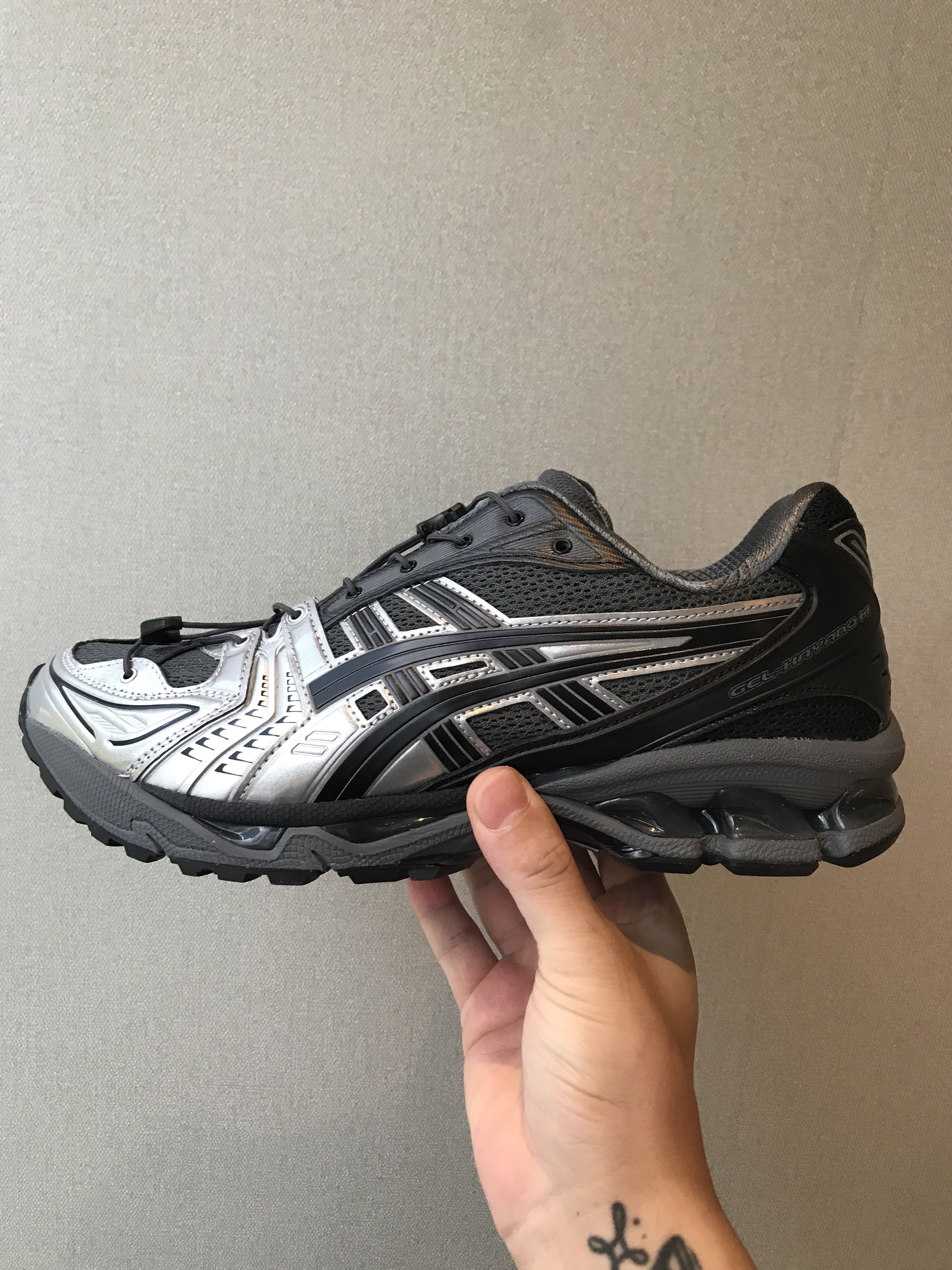 Asics x Unaffected Gel-Kayano 14 Silver Moon 착용 스타일 - 2
