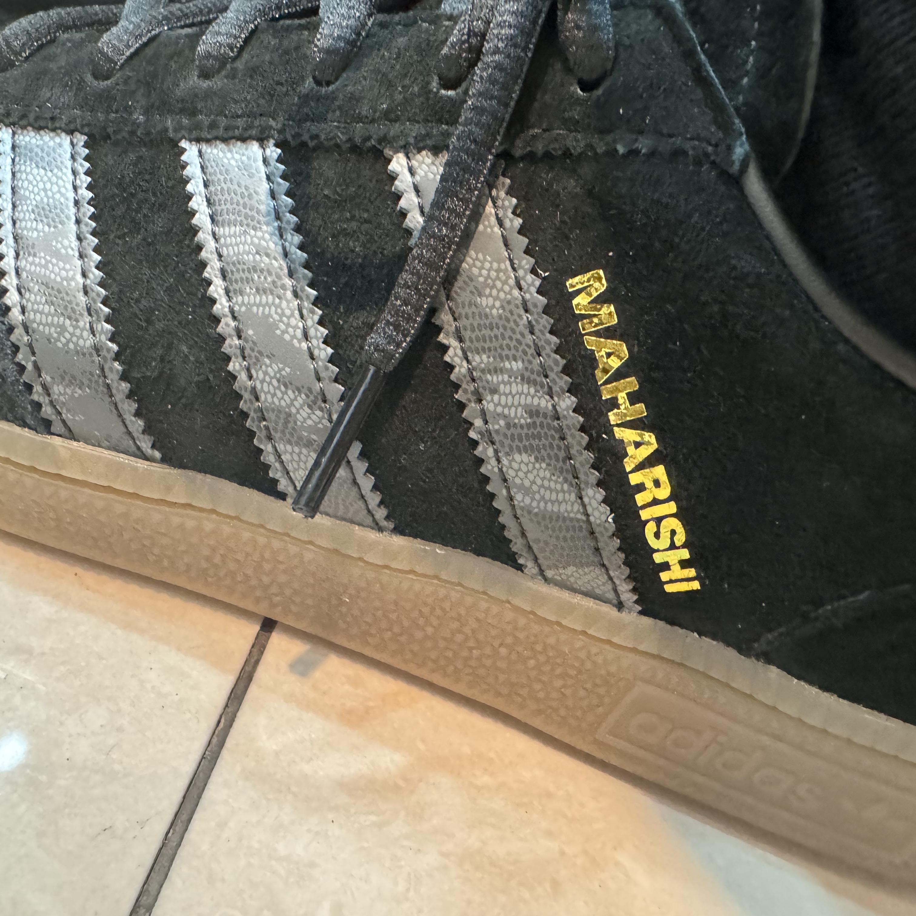Adidas x Maharishi Spezial Handball Core Black 착용 스타일 - 3