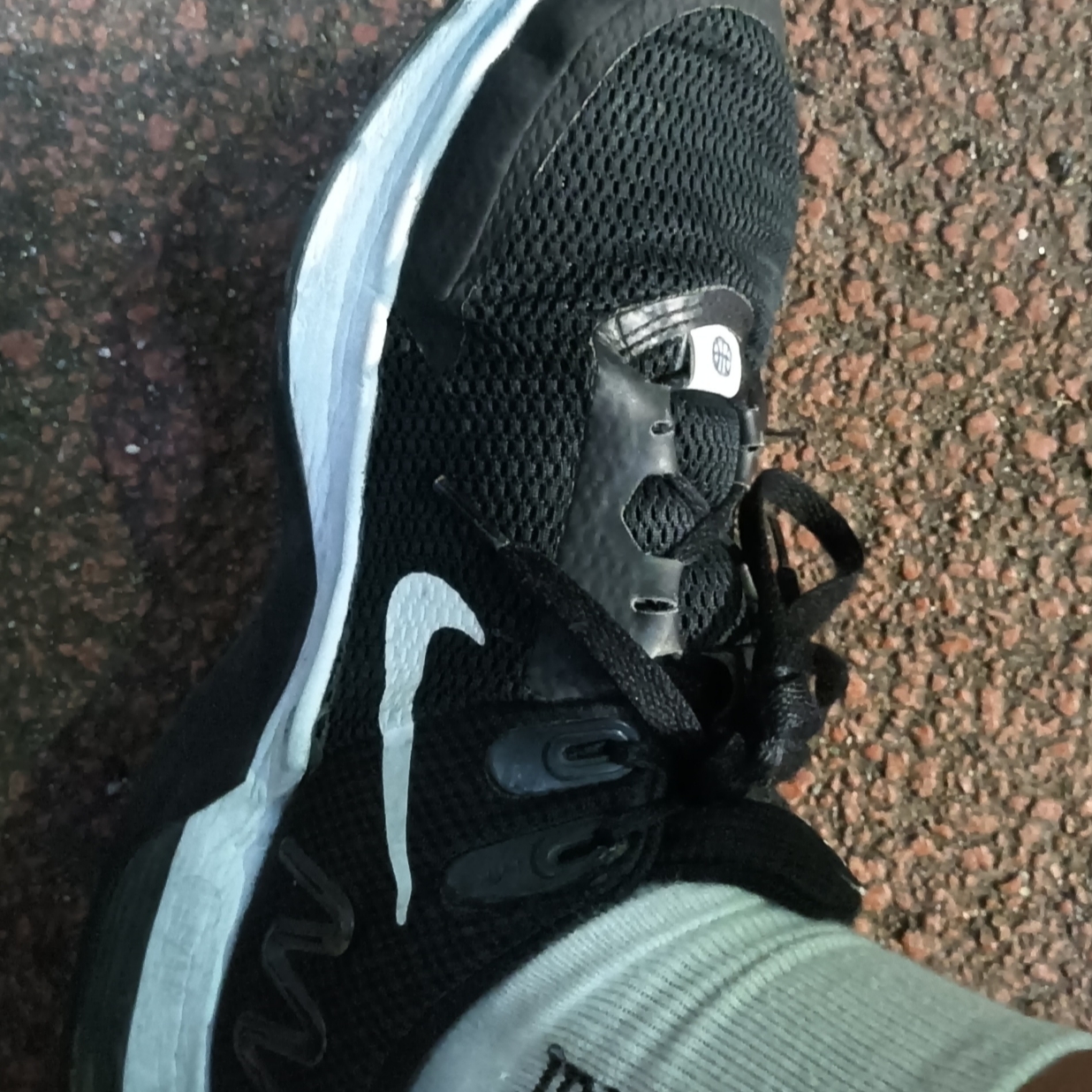 Nike Air Max Alpha Trainer 4 Black White 착용 스타일