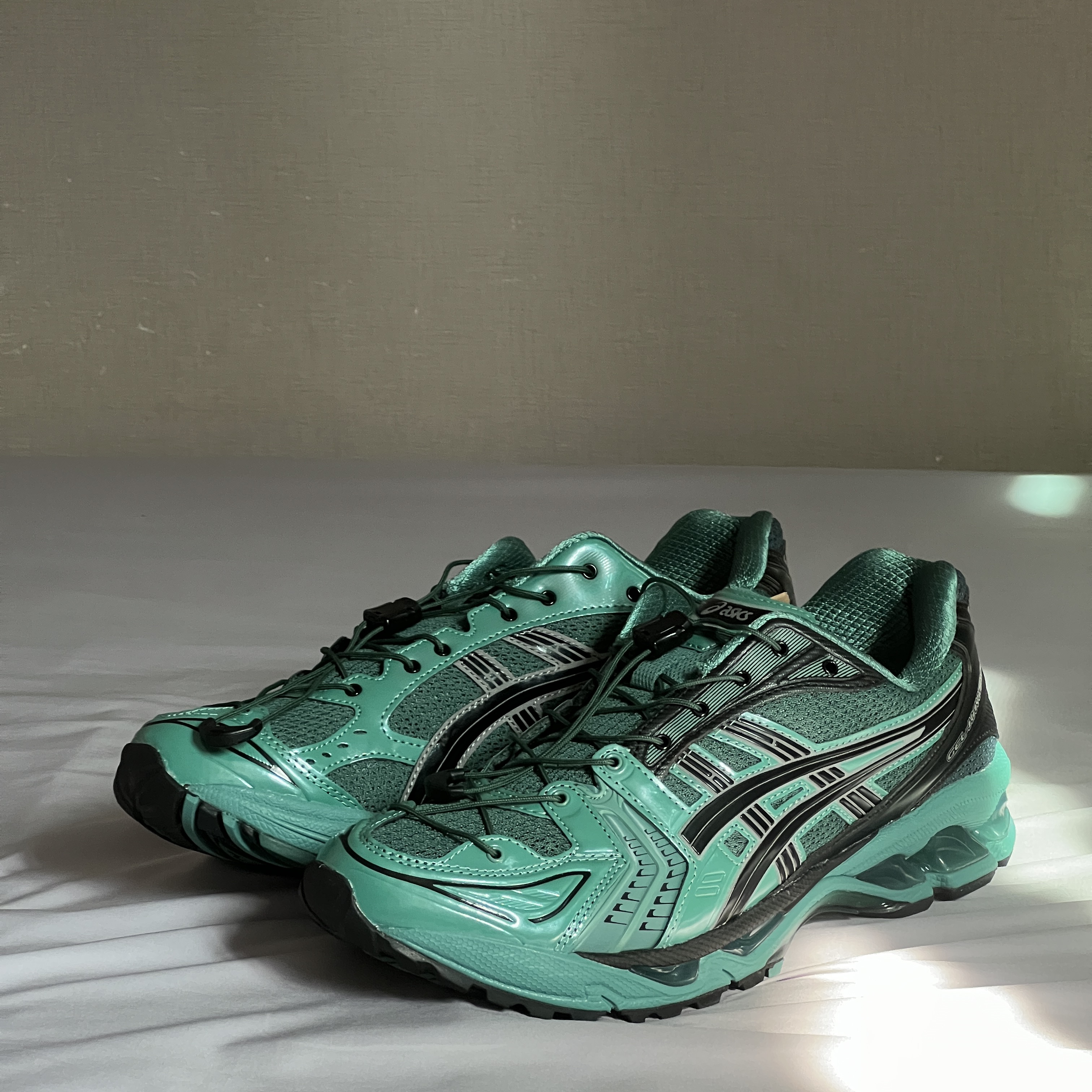 Asics x Unaffected Gel-Kayano 14 Uranus Green 착용 스타일 - 1