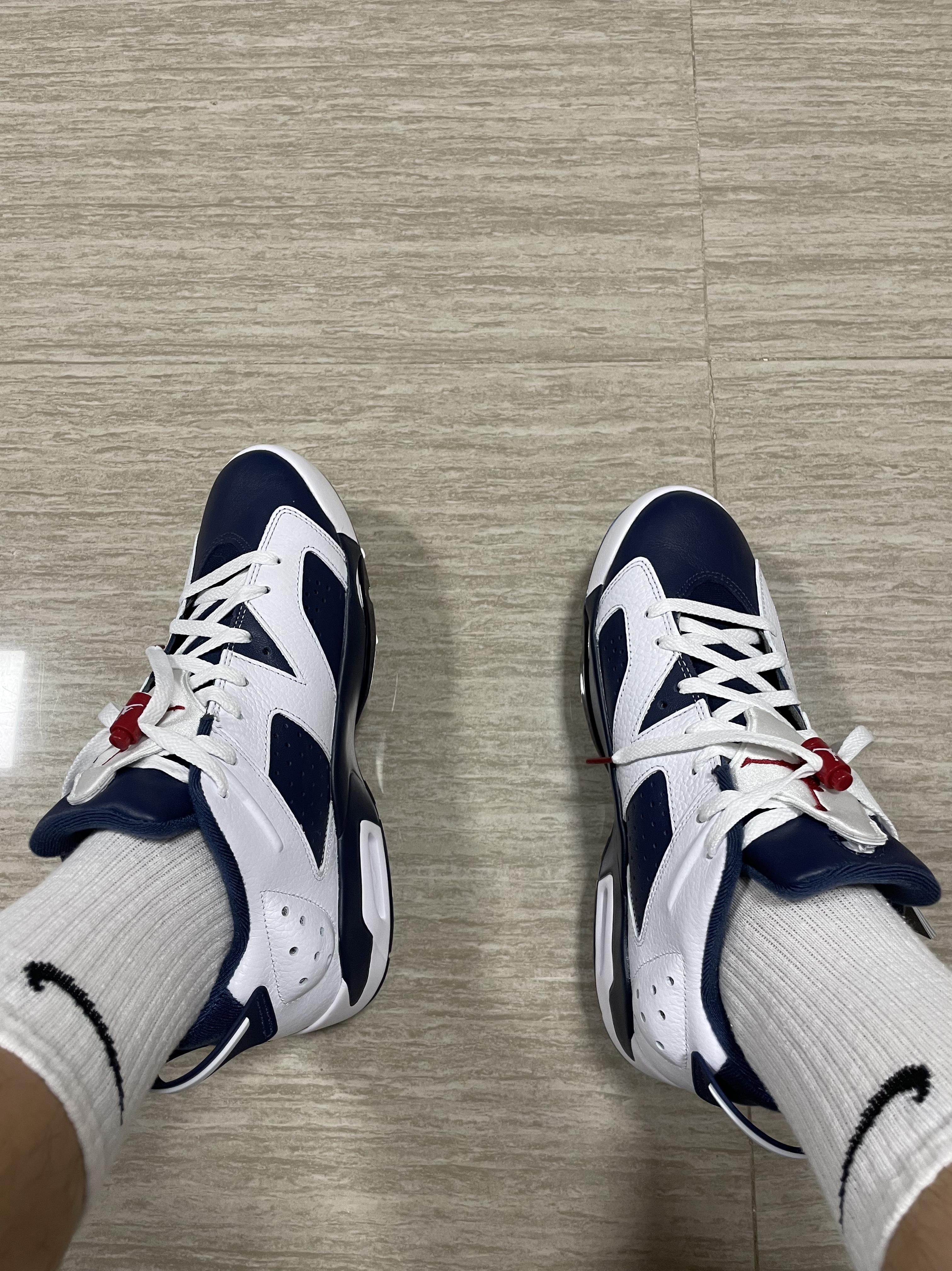 Jordan 6 Retro Low Golf White Infrared 23 착용 스타일 - 3