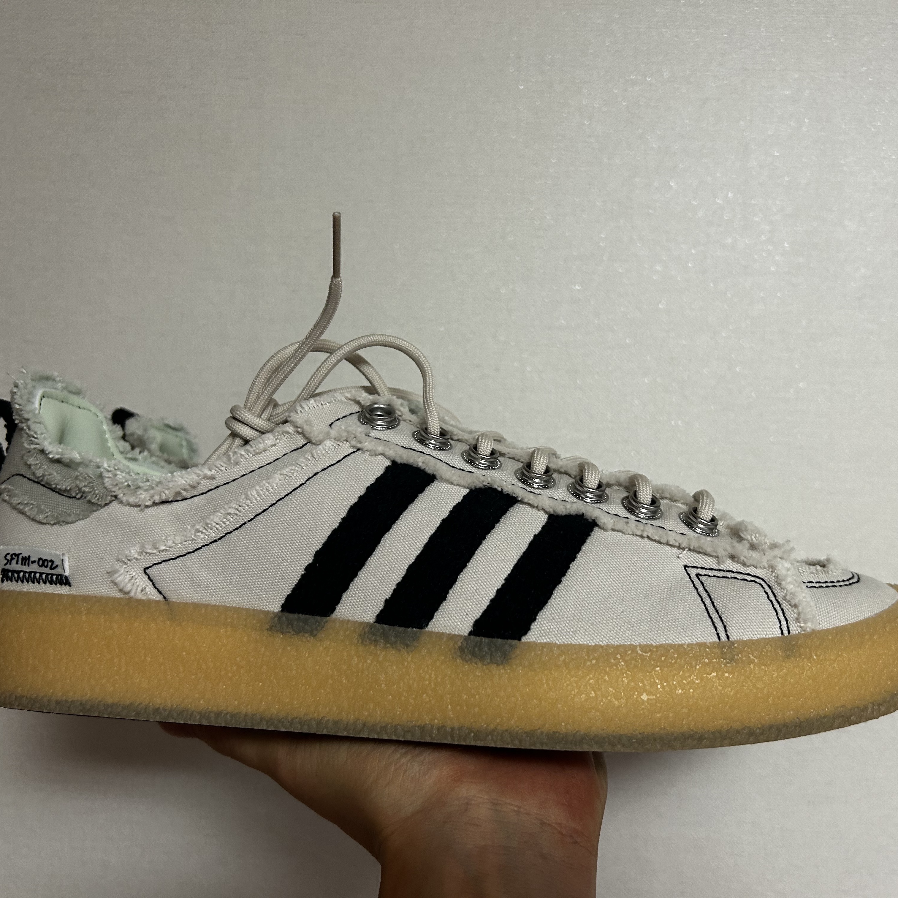 Adidas x Song for the Mute Campus 80s Bliss Core Black 착용 스타일 - 1