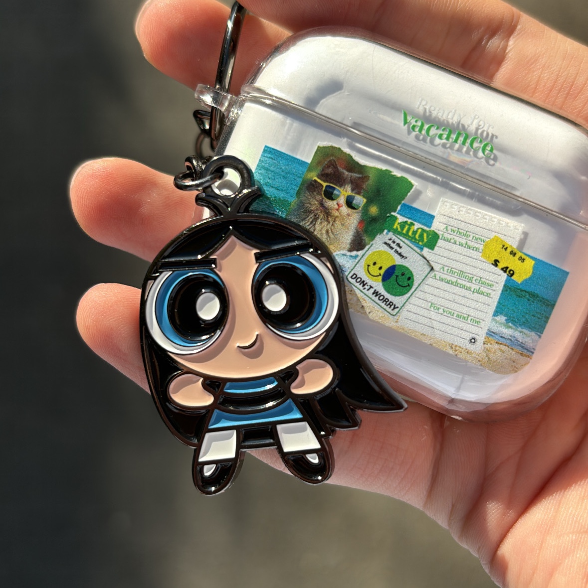 NewJeans x The Powerpuff Girls Metal Keyring Minji 착용 스타일