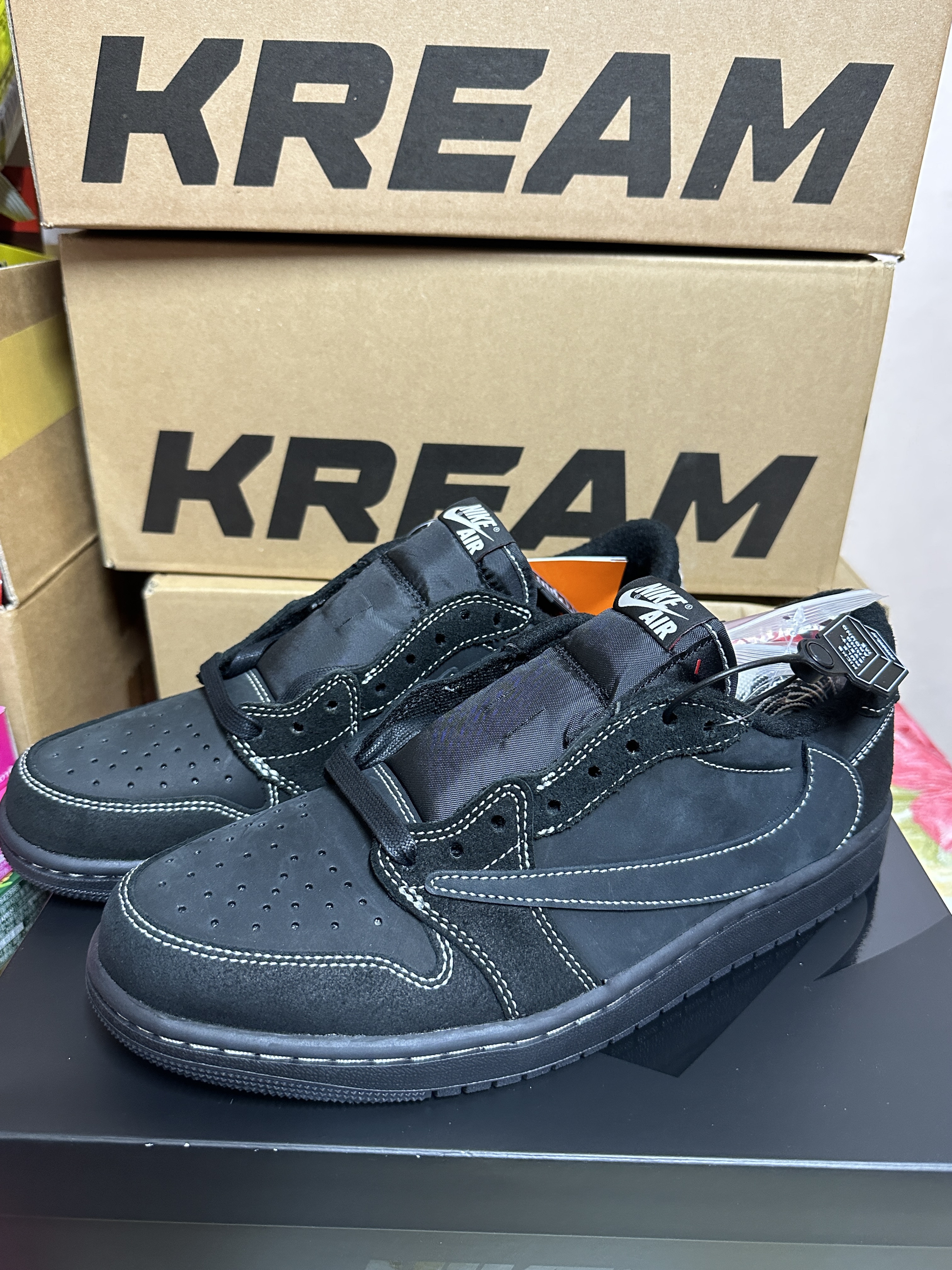 Jordan 1 x Travis Scott Retro Low OG SP Black Phantom 착용 스타일