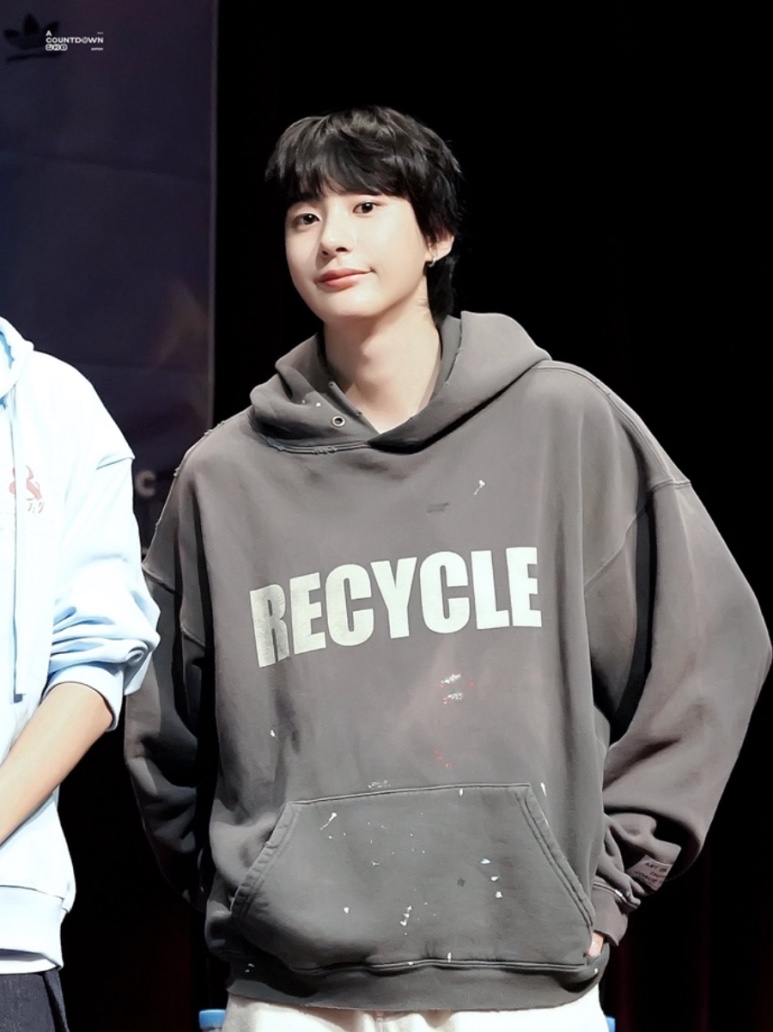 Gallery Dept. 90'S Recycle Hoodie Washed Black 착용 스타일