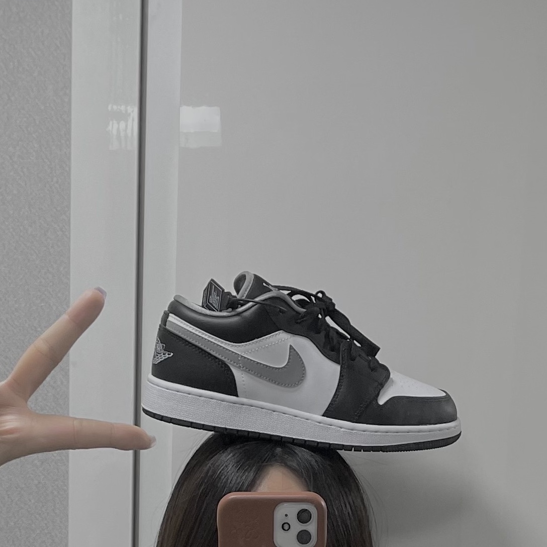 (GS) Jordan 1 Low Black Particle Grey 착용 스타일