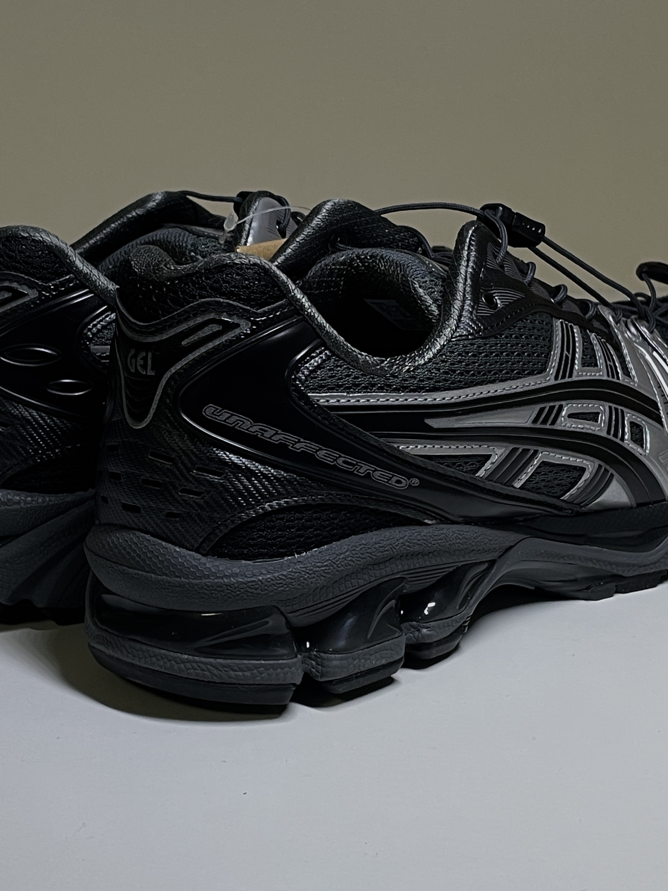 Asics x Unaffected Gel-Kayano 14 Silver Moon 착용 스타일 - 4