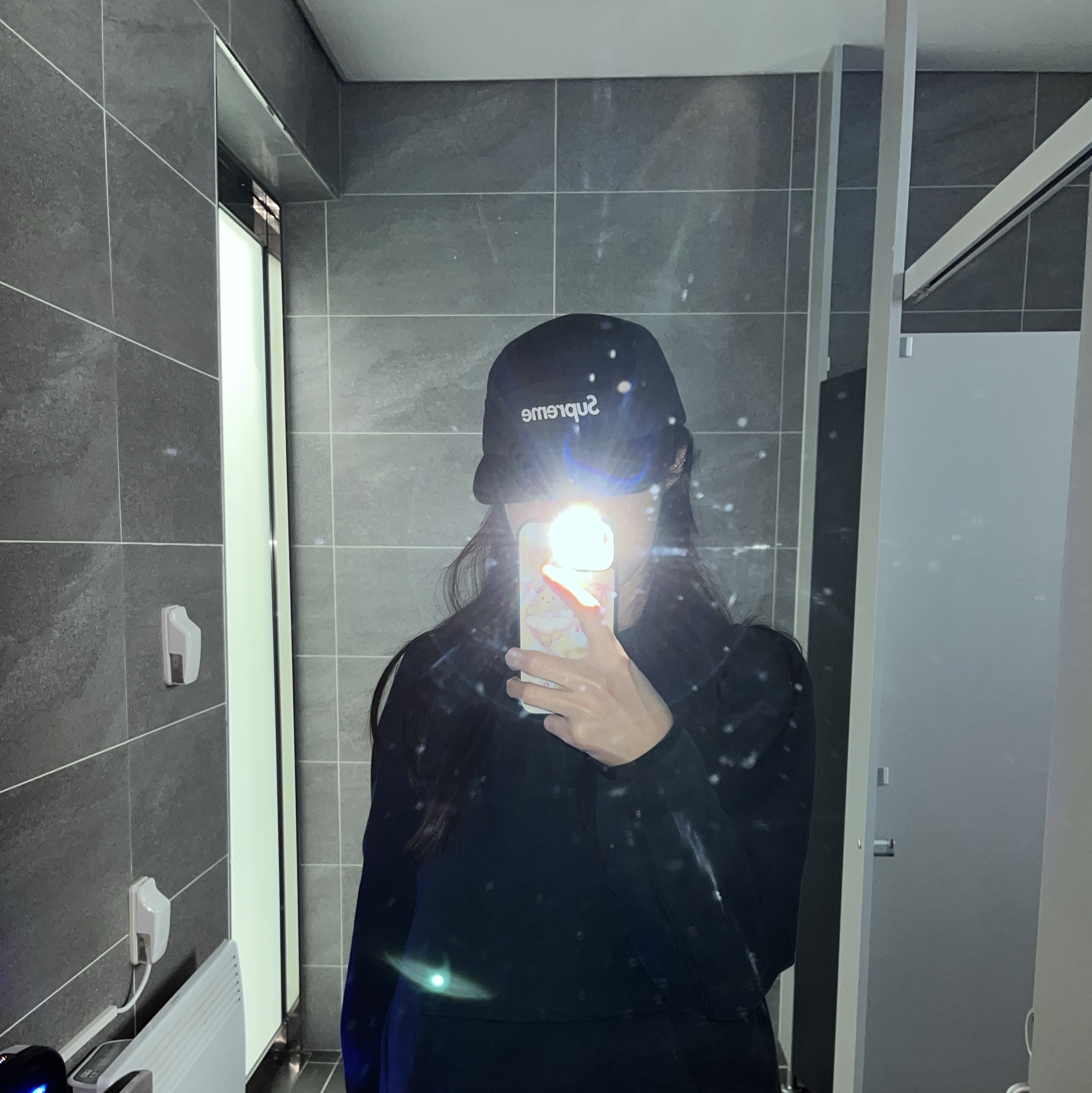 Supreme Washed Chino Twill Camp Cap Black 착용 스타일 - 1