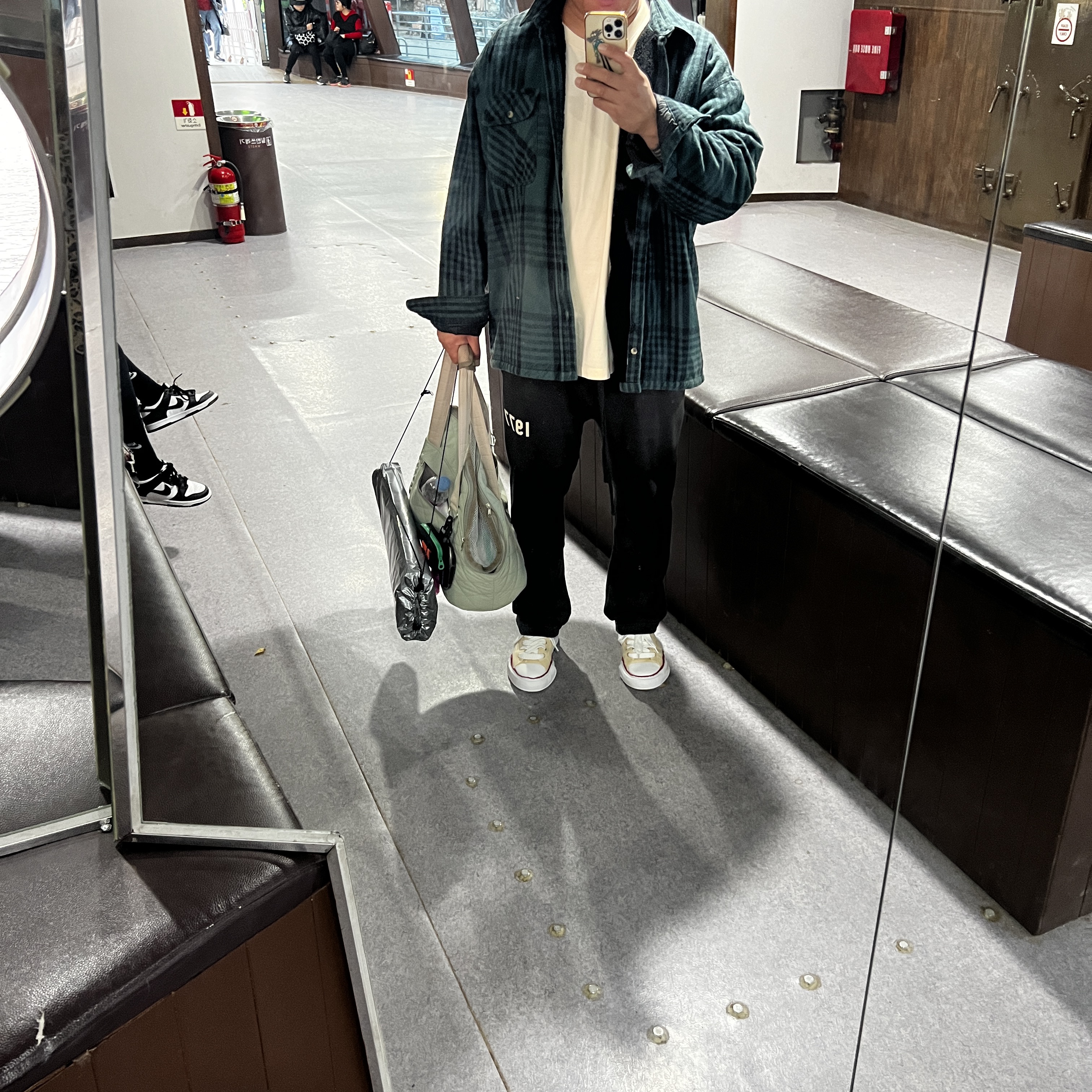 Maison Mihara Yasuhiro Peterson OG Sole Canvas Low-top Sneakers Natural 착용 스타일