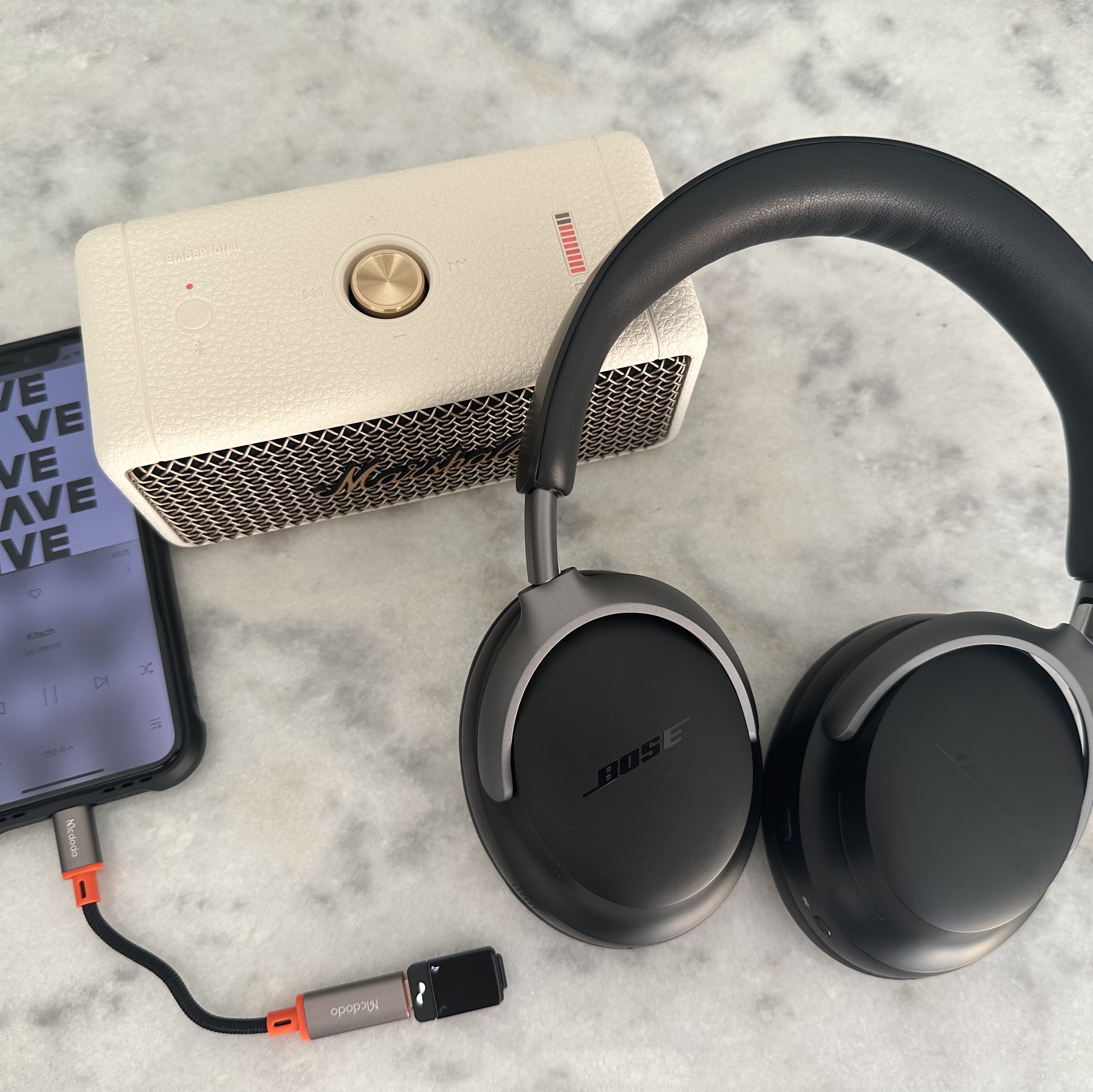 Marshall Emberton II Cream (Korean Ver.) 착용 스타일