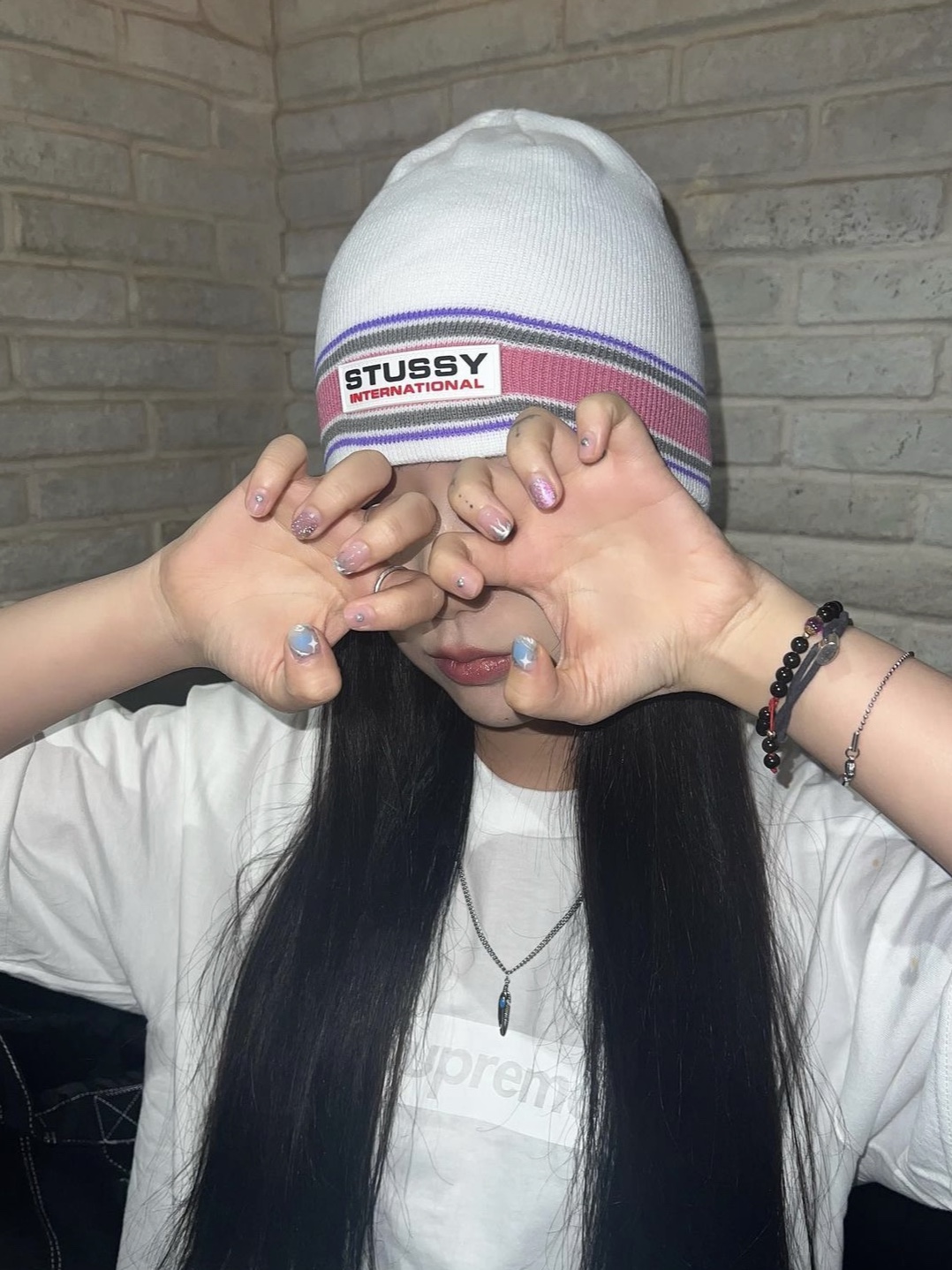 Stussy Striped Int'L Skull Cap White, Supreme Tonal Box Logo T-Shirt White - 23SS 착용 스타일 - 1