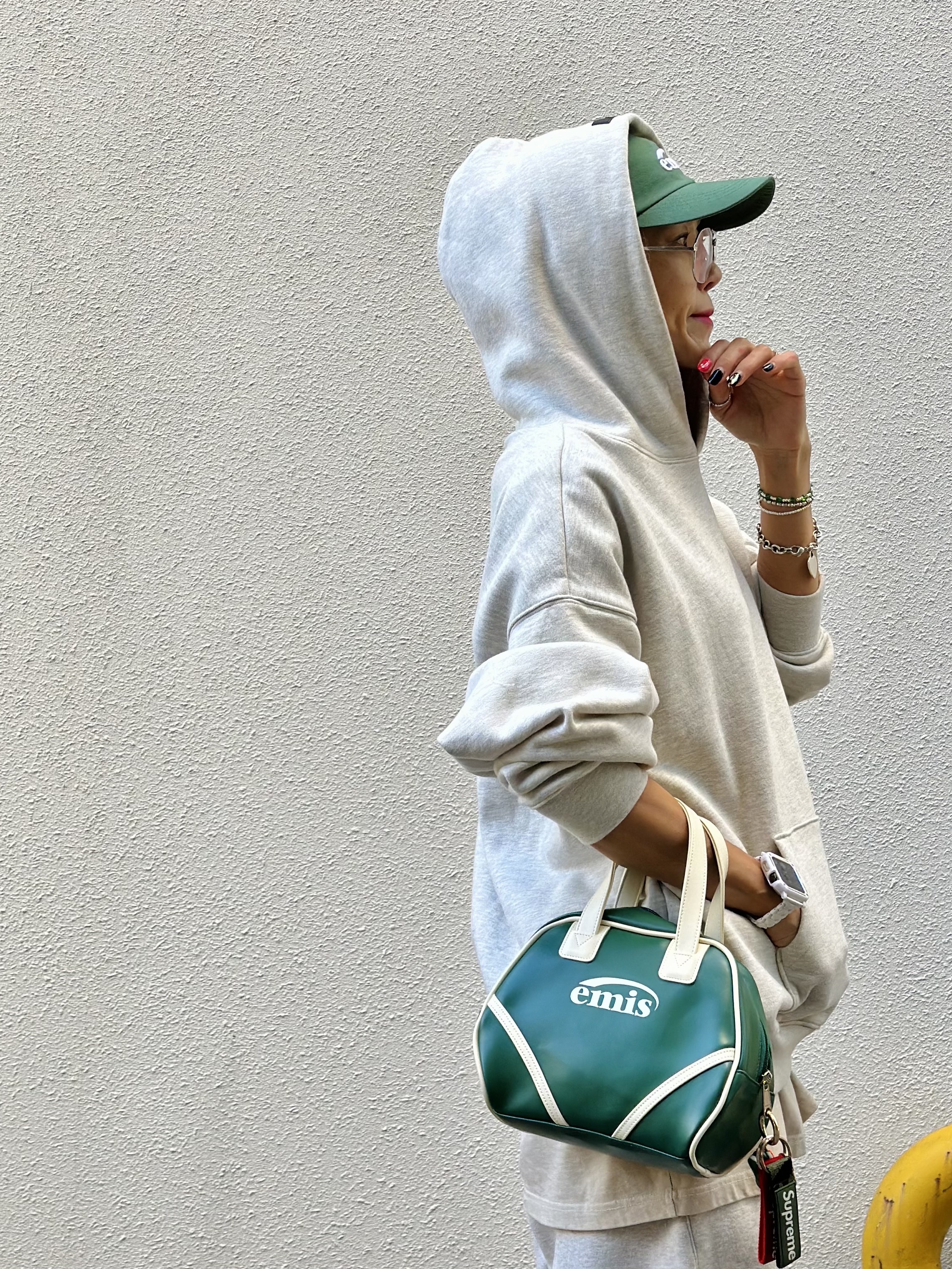 Essentials The Core Collection Hoodie Light Oatmeal, Essentials 1977 Shorts Light Oatmeal - 22SS 착용 스타일 - 3