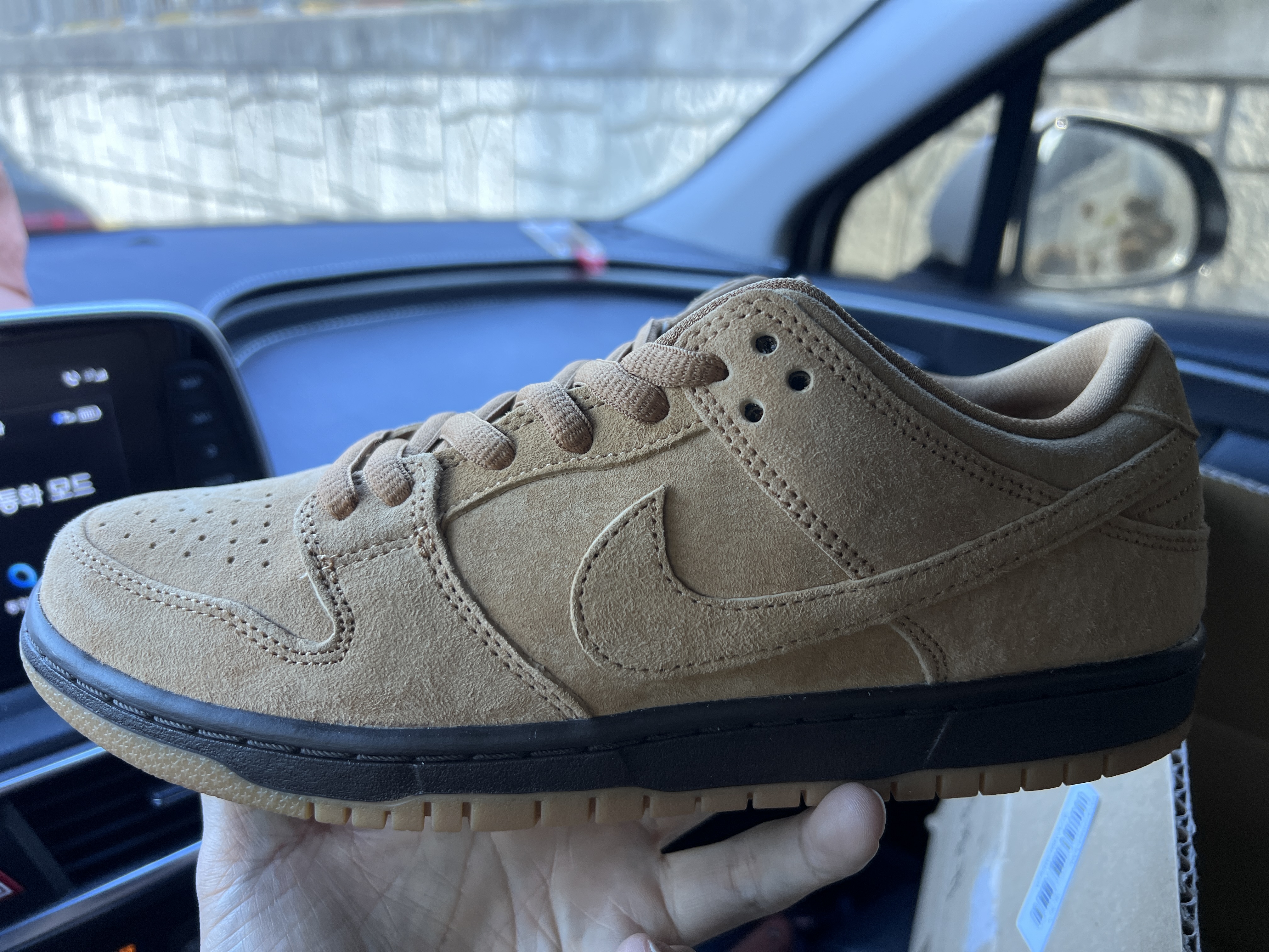 Nike SB Dunk Low Pro Wheat 2023 착용 스타일 - 1