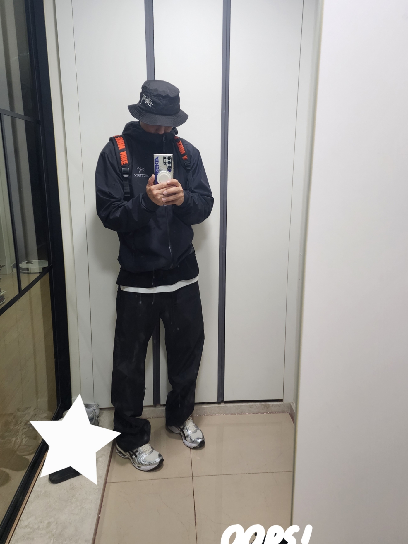 Arc'teryx Beta LT Jacket Black, Asics Gel-Kayano 14 Cream Black 착용 스타일 - 1