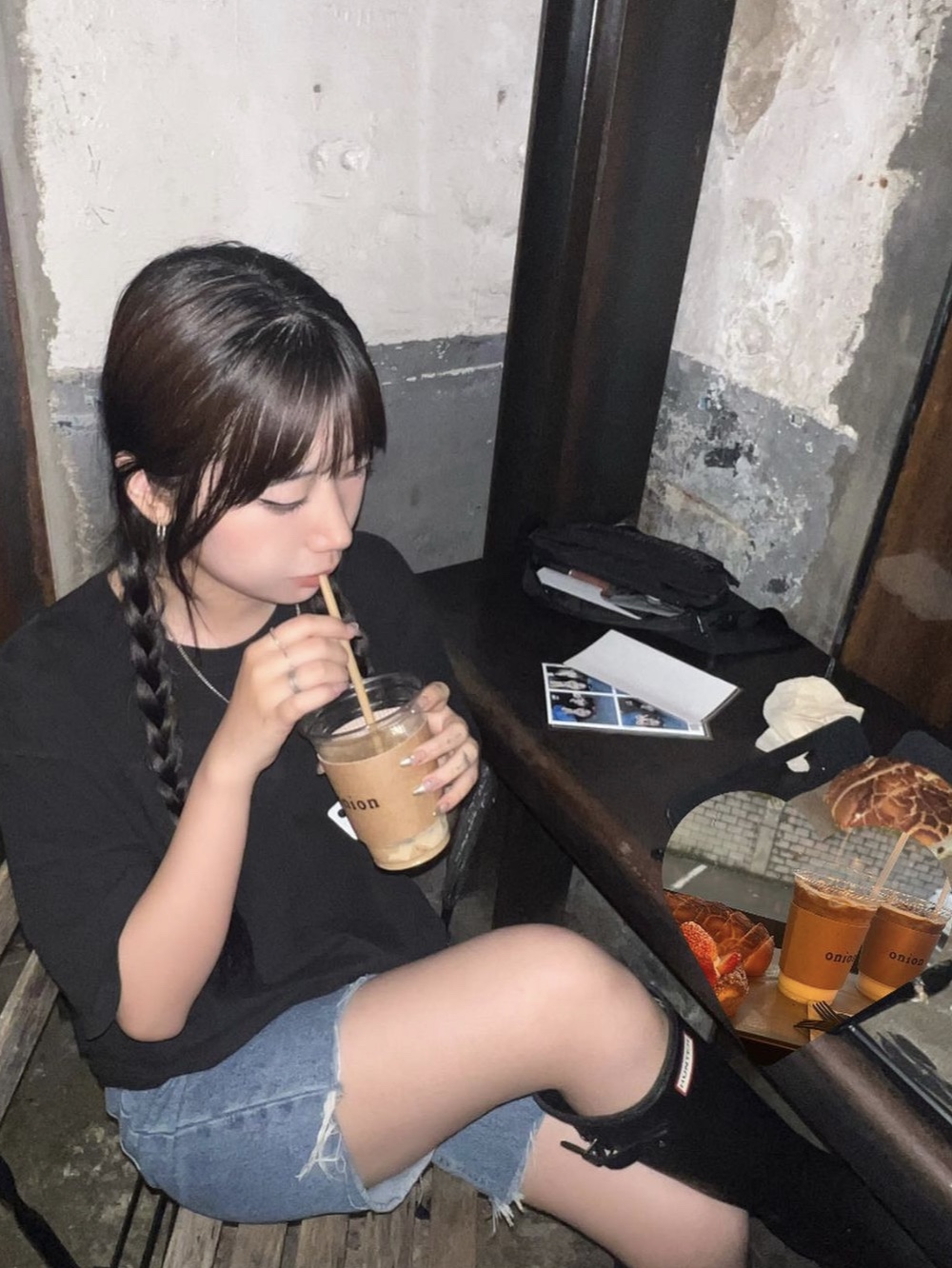 (W) Hunter Original Refined Tall Rain Boots Black, Stussy Dice Pigment Dyed T-Shirt Black 2023 착용 스타일 - 2