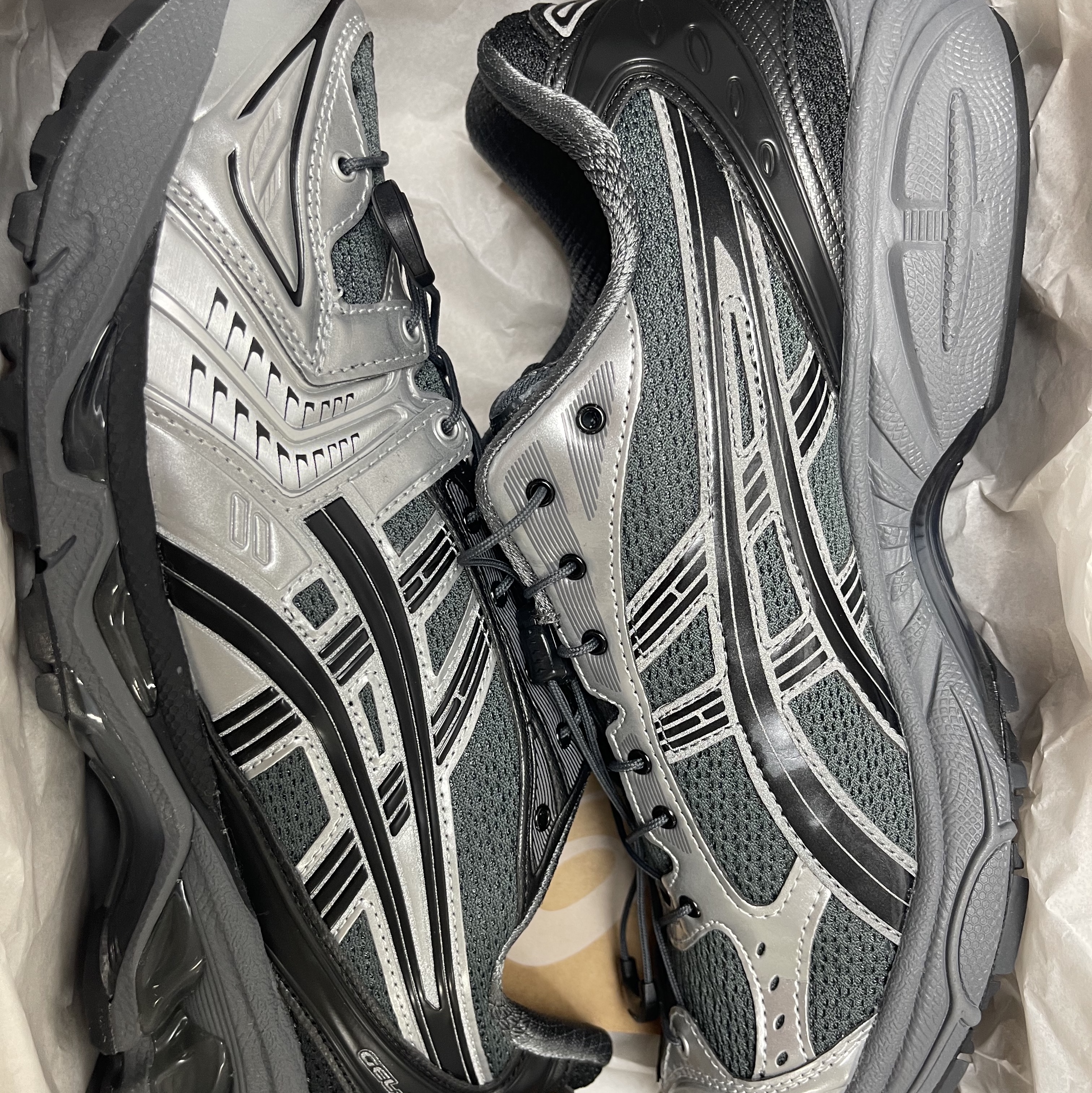 Asics x Unaffected Gel-Kayano 14 Silver Moon 착용 스타일