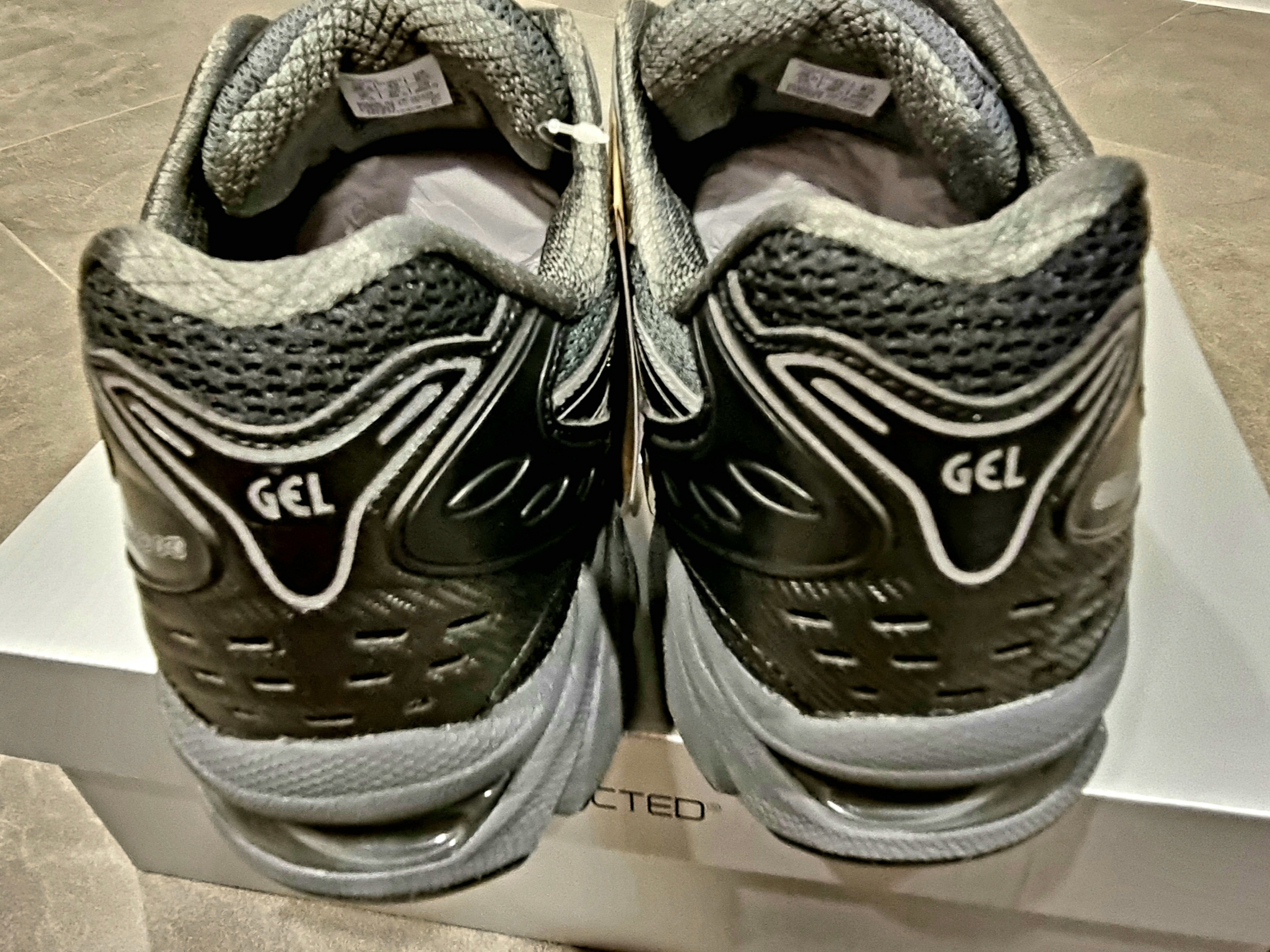 Asics x Unaffected Gel-Kayano 14 Silver Moon 착용 스타일 - 5