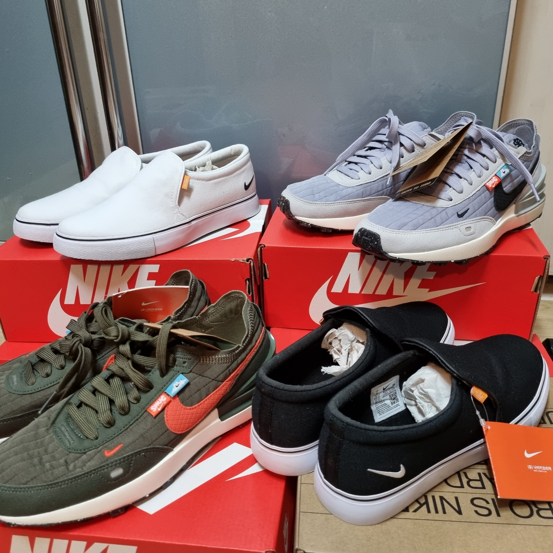 Nike Waffle One Next Nature Medium Olive Team Orange 착용 스타일