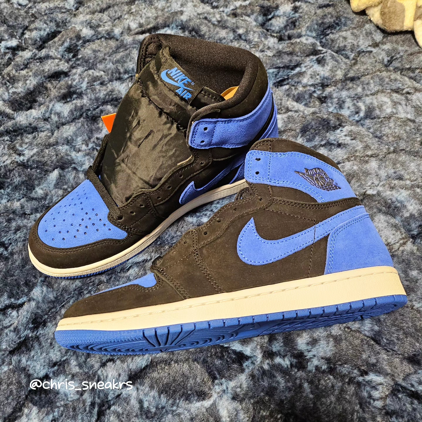 Jordan 1 Retro High OG Royal Reimagined 착용 스타일 - 2