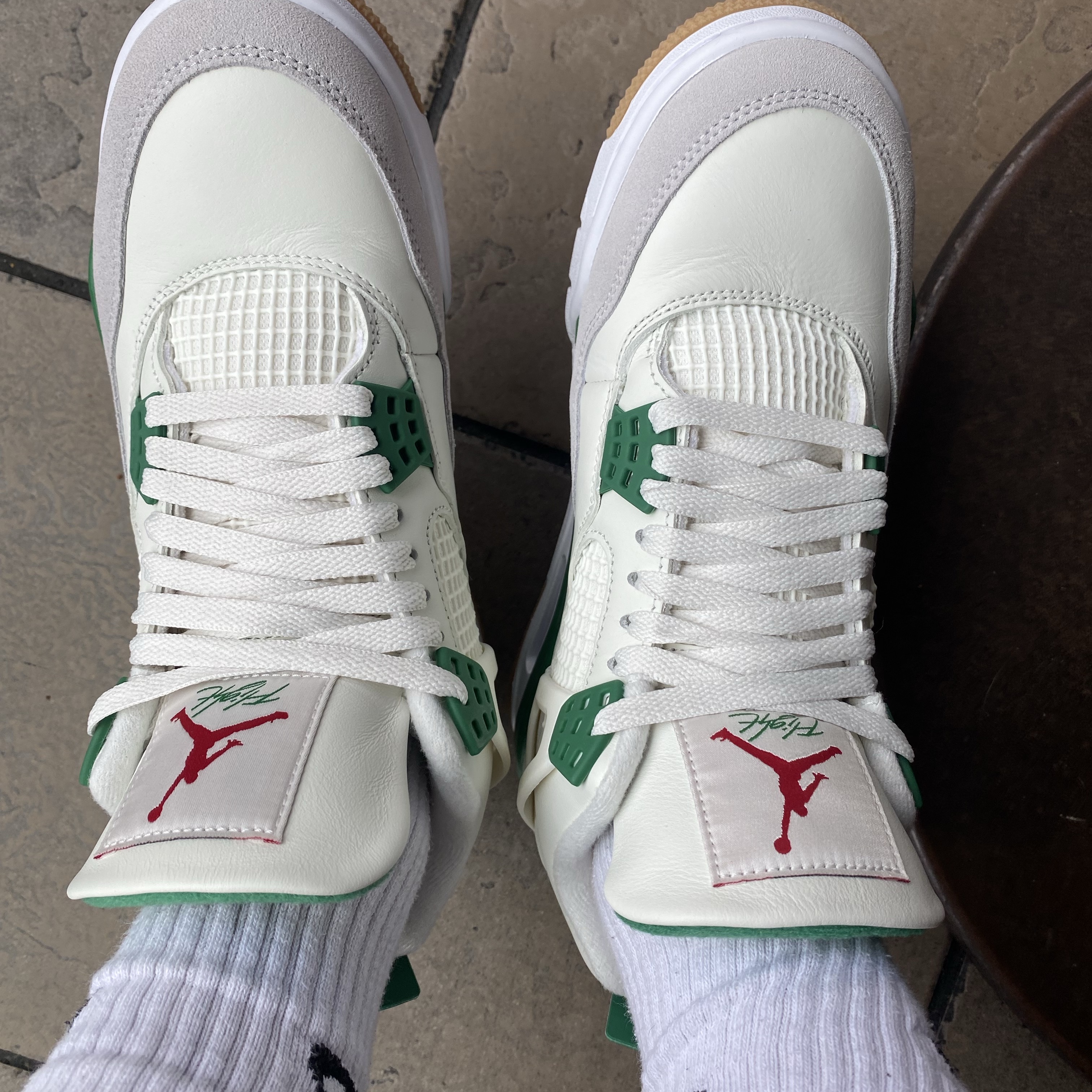 Jordan 4 x Nike SB Retro SP Pine Green 착용 스타일