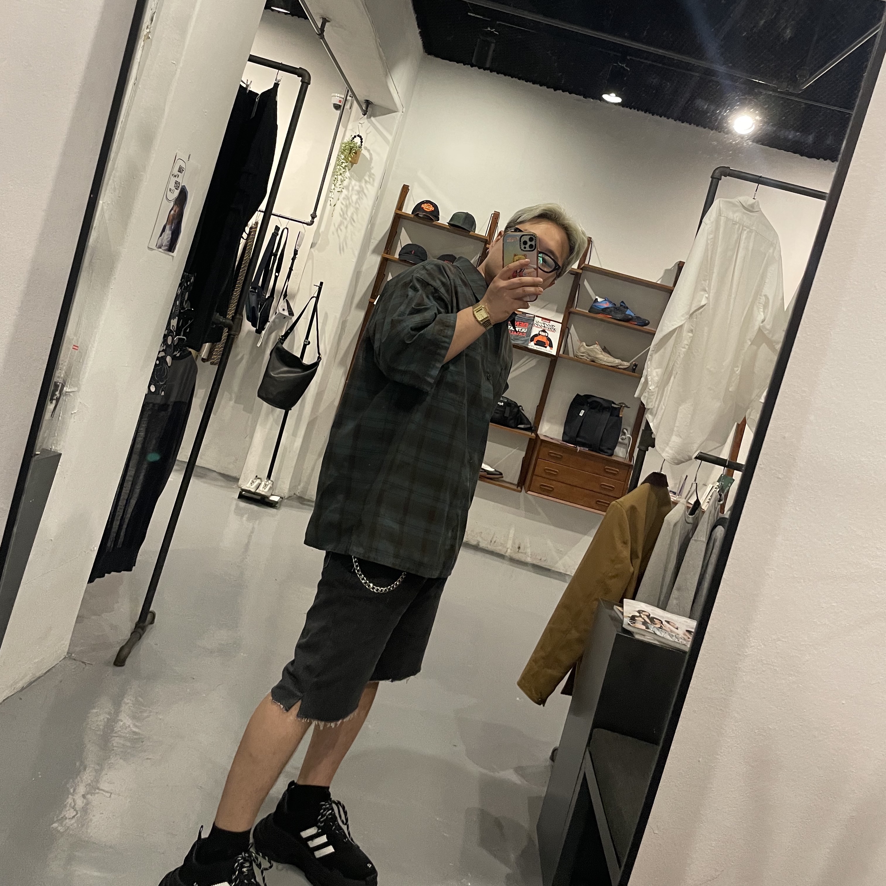 Balenciaga x Adidas Triple S Sneakers Black 착용 스타일