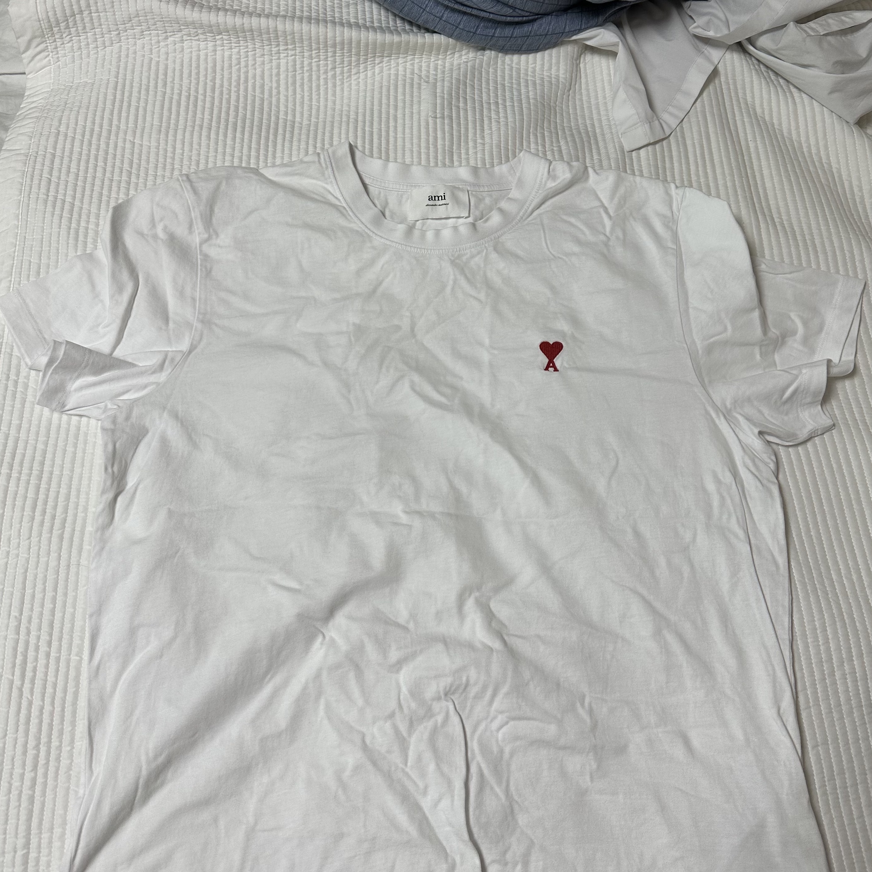 AMI de Coeur T-Shirt White 착용 스타일