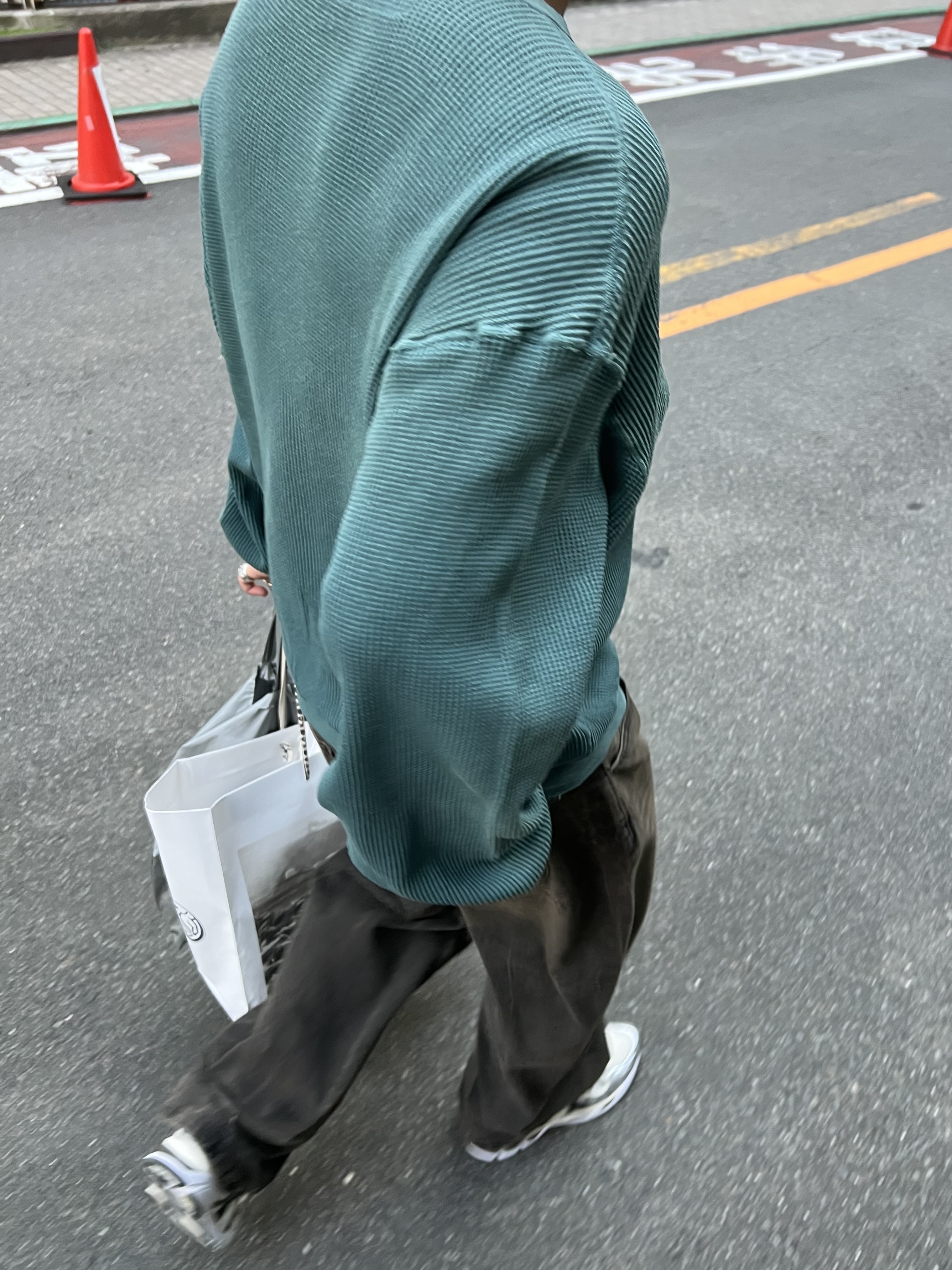 Asics Gel-Kayano 14 Cream Black, Kapital Eco Waffle Big Crew Sweatshirt Turquoise 착용 스타일