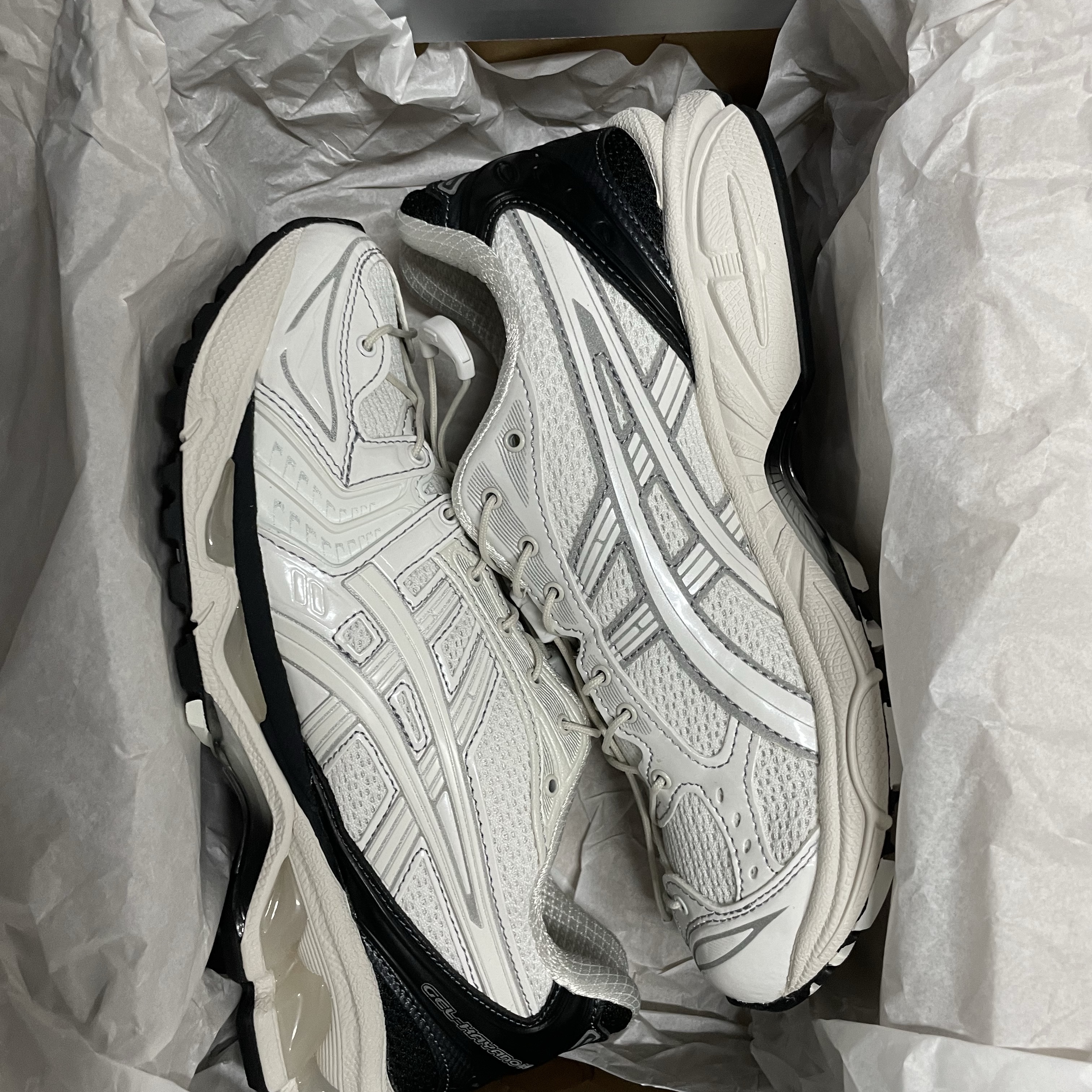 Asics x Unaffected Gel-Kayano 14 Galaxy White 착용 스타일