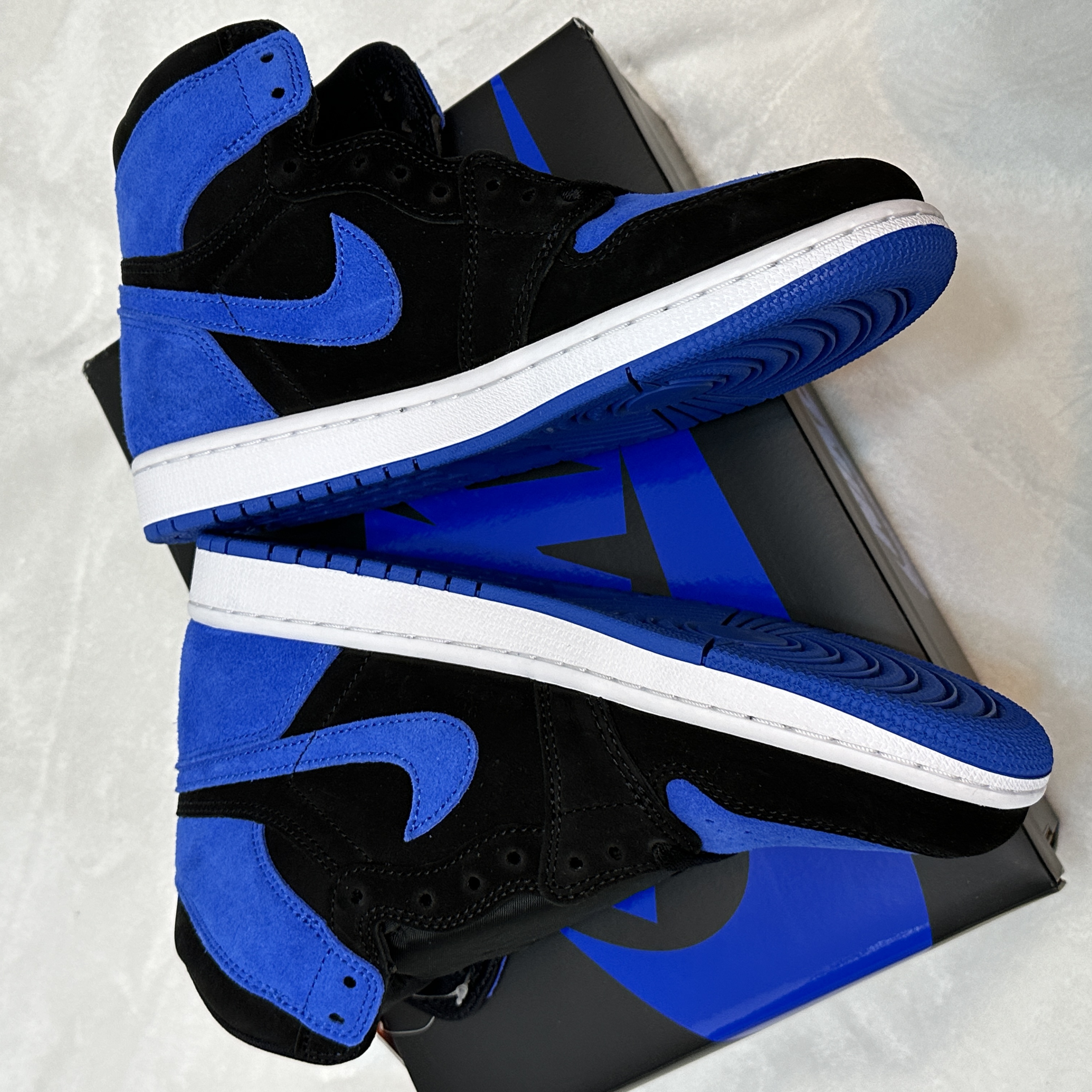 Jordan 1 Retro High OG Royal Reimagined 착용 스타일 - 3