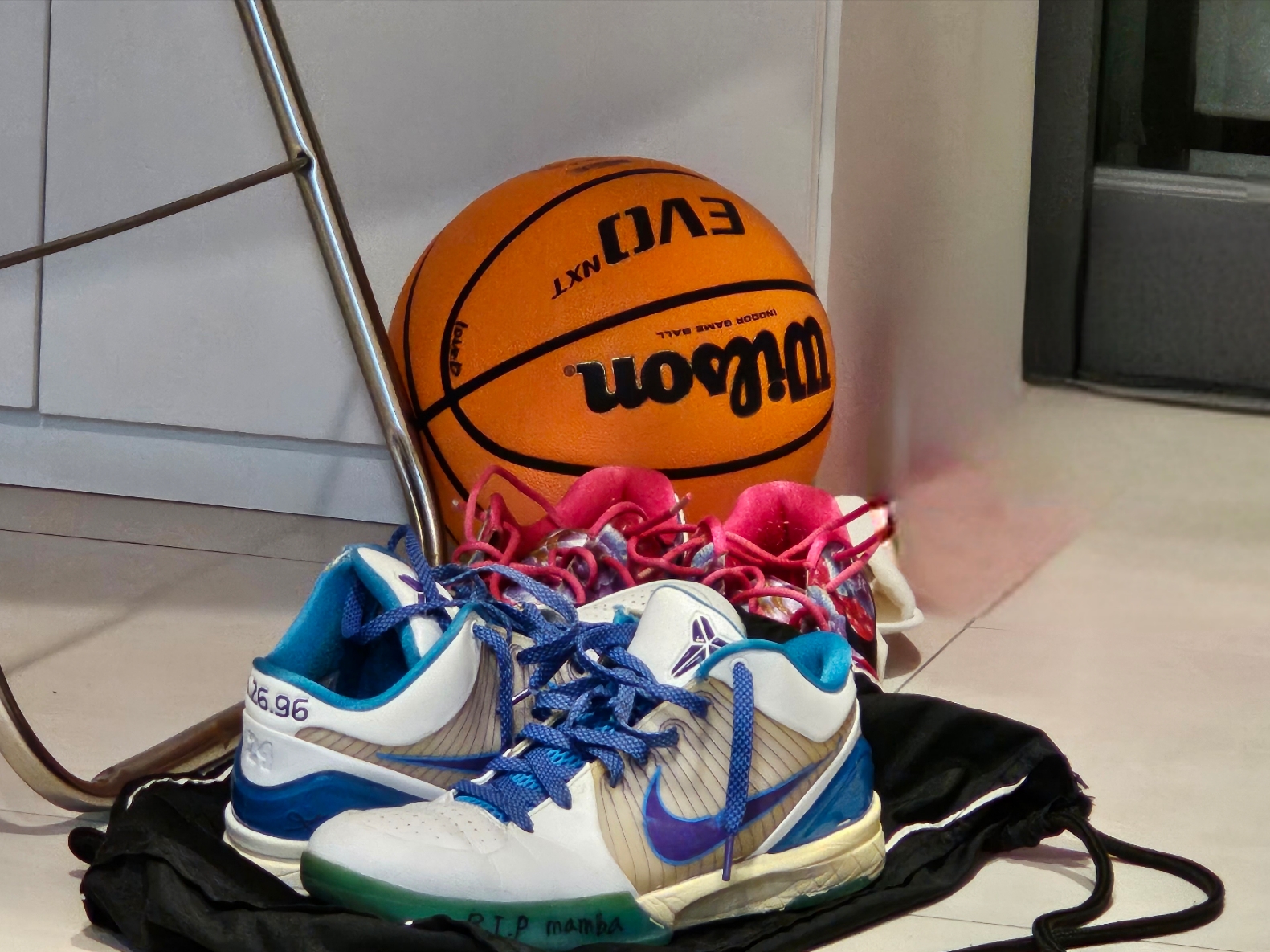 Nike KD 8 Aunt Pearl, Nike Kobe 4 Protro Draft Day Hornets 착용 스타일
