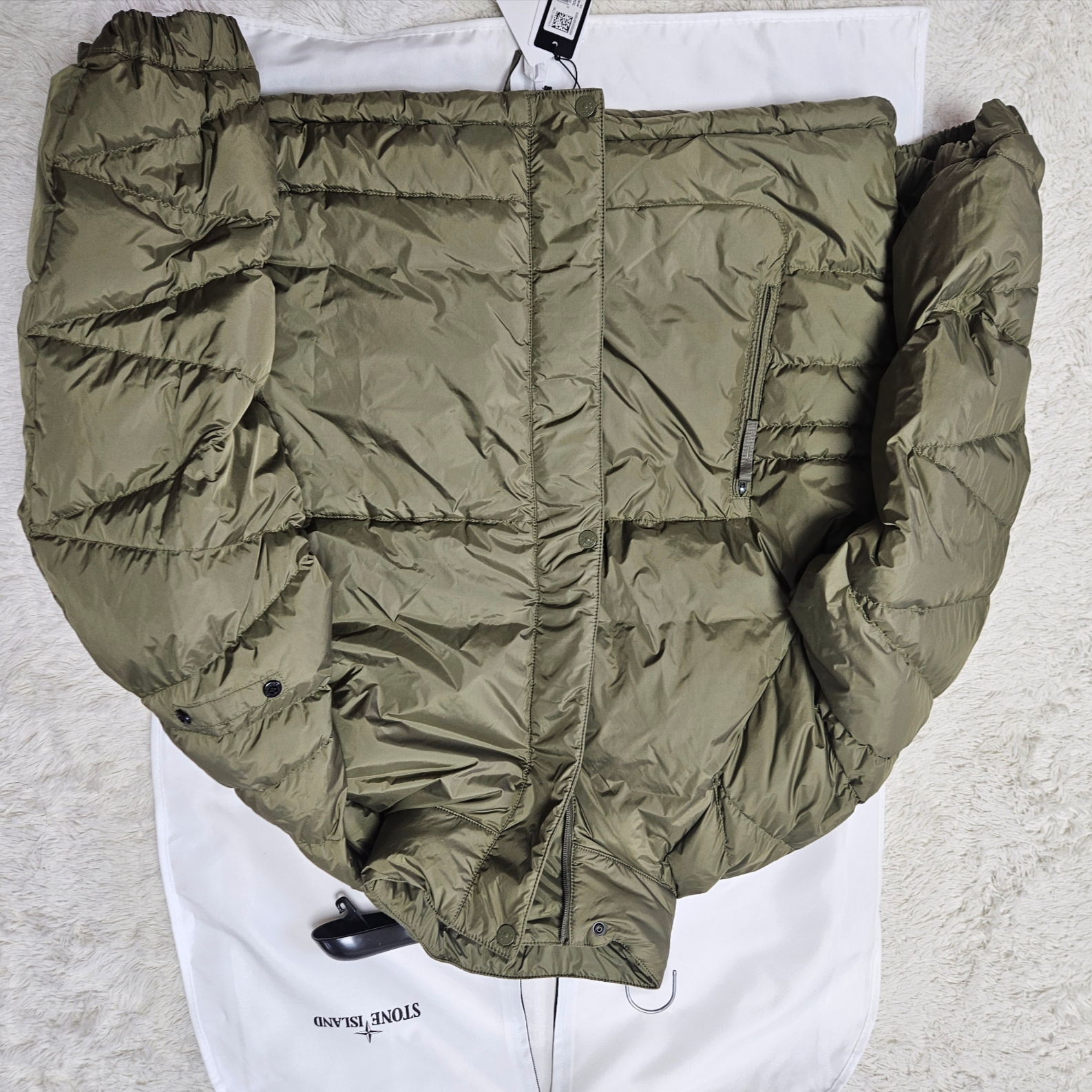 Supreme x Stone Island Reversible Down Puffer Jacket Olive - 23FW 착용 스타일 - 3