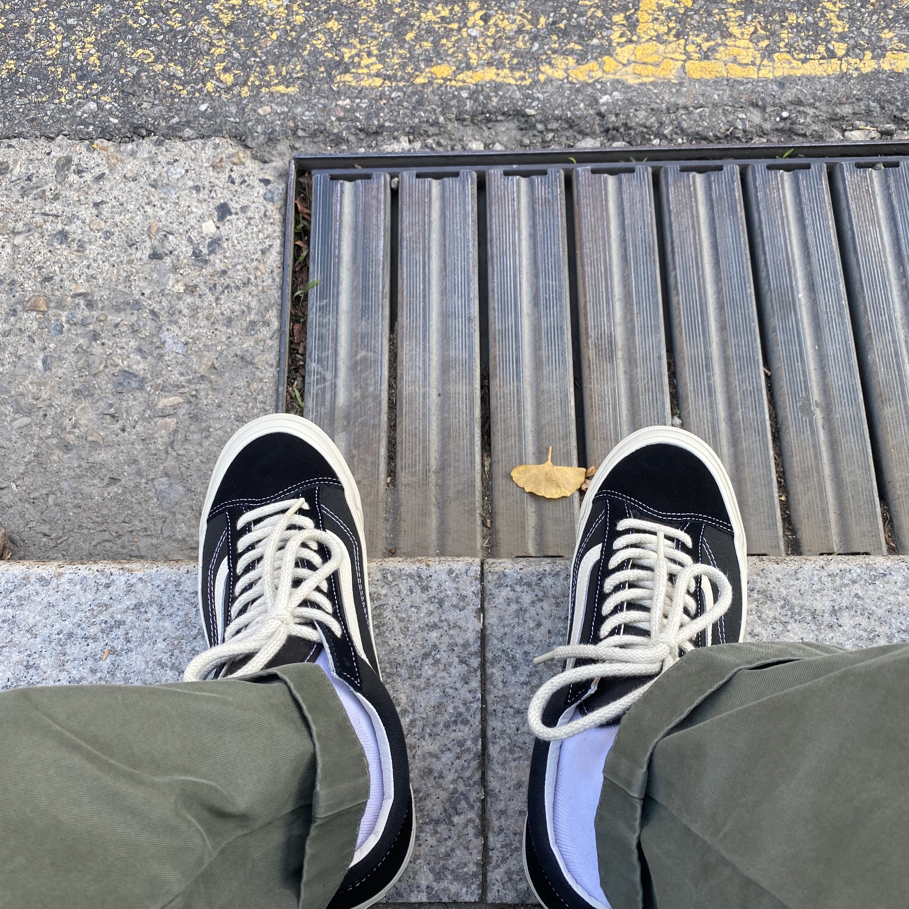 Vans Vault x Worksout OG Style 36 LX Black White Aspa 착용 스타일 - 3