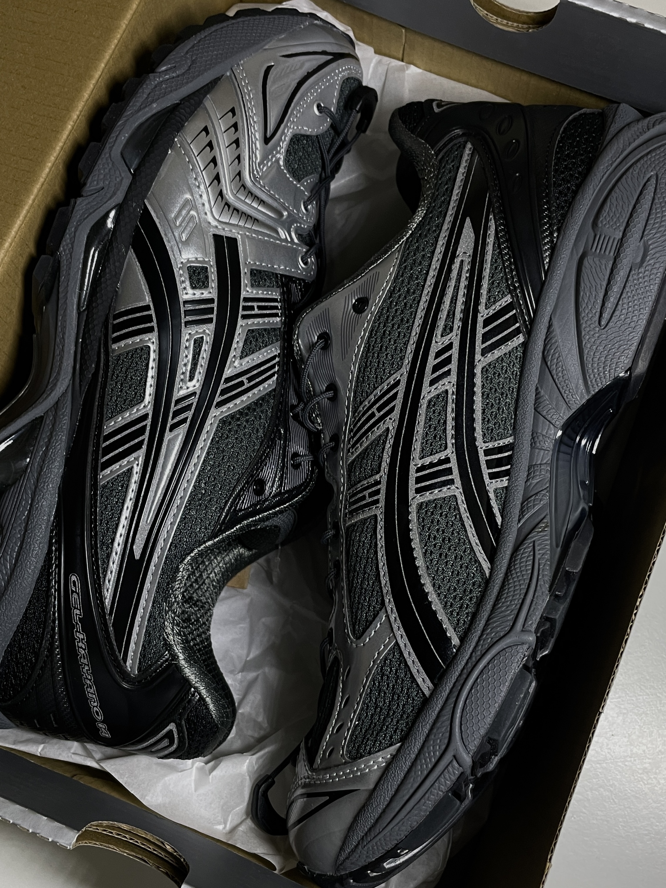 Asics x Unaffected Gel-Kayano 14 Silver Moon 착용 스타일 - 1